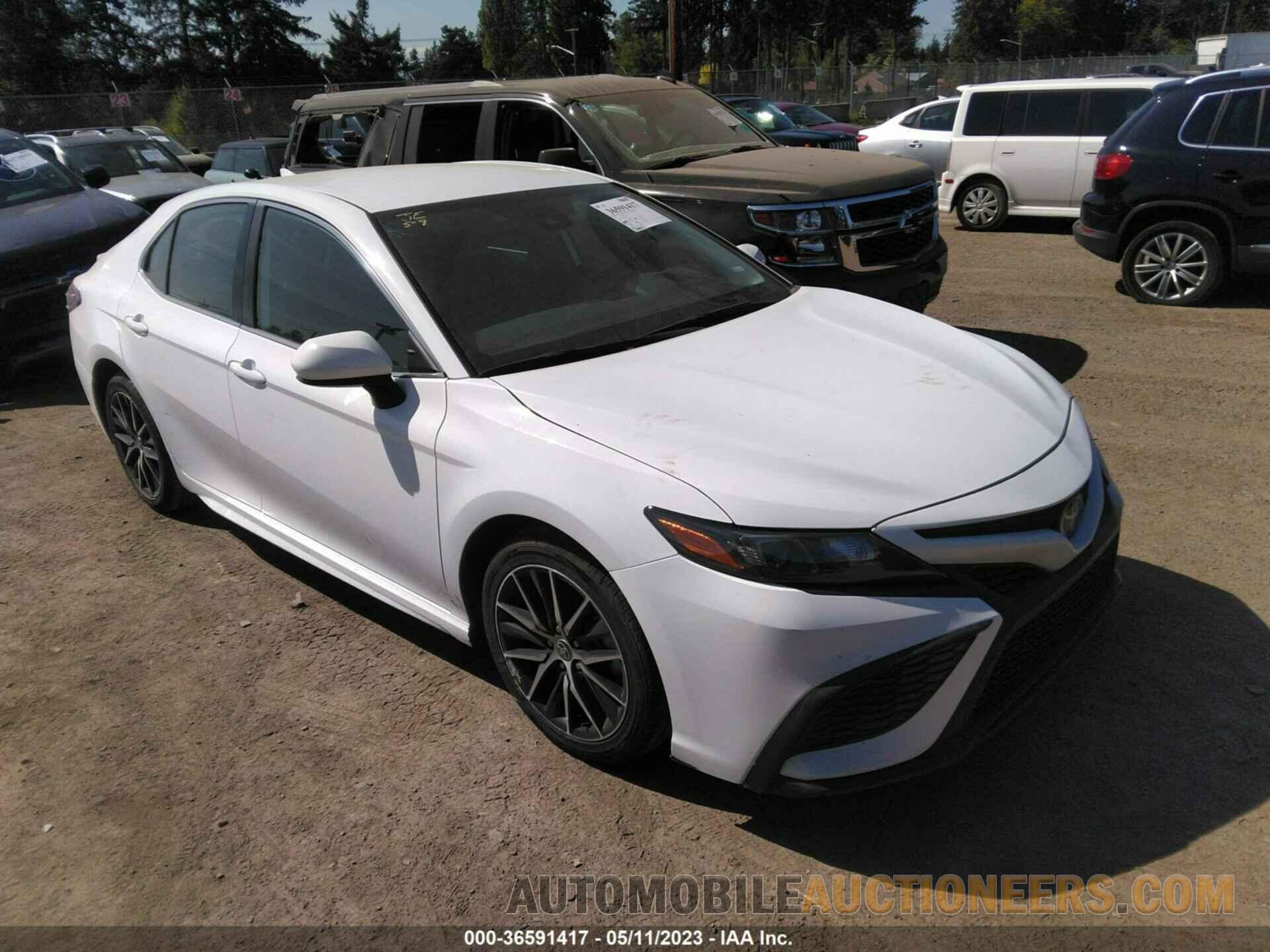 4T1G11AK5MU551892 TOYOTA CAMRY 2021