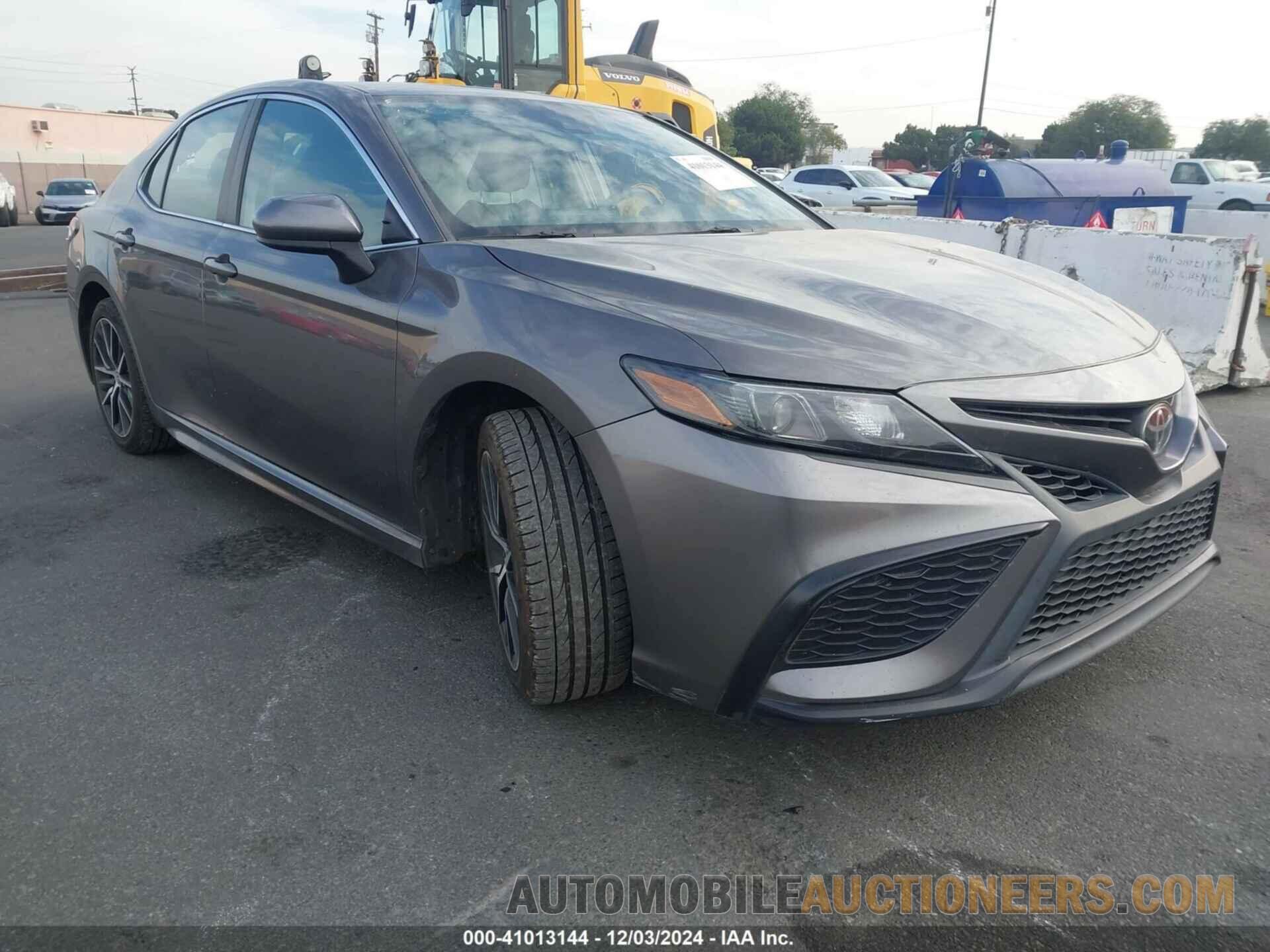 4T1G11AK5MU552928 TOYOTA CAMRY 2021