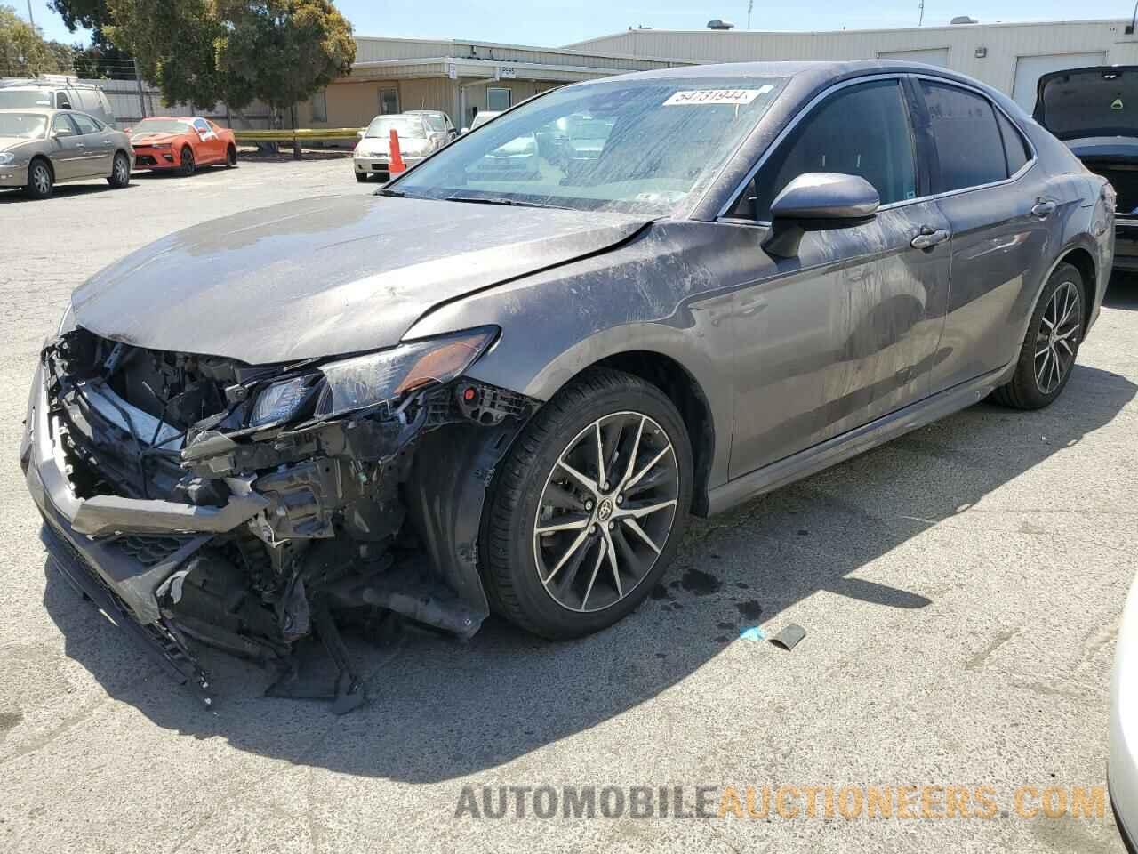 4T1G11AK5MU554372 TOYOTA CAMRY 2021