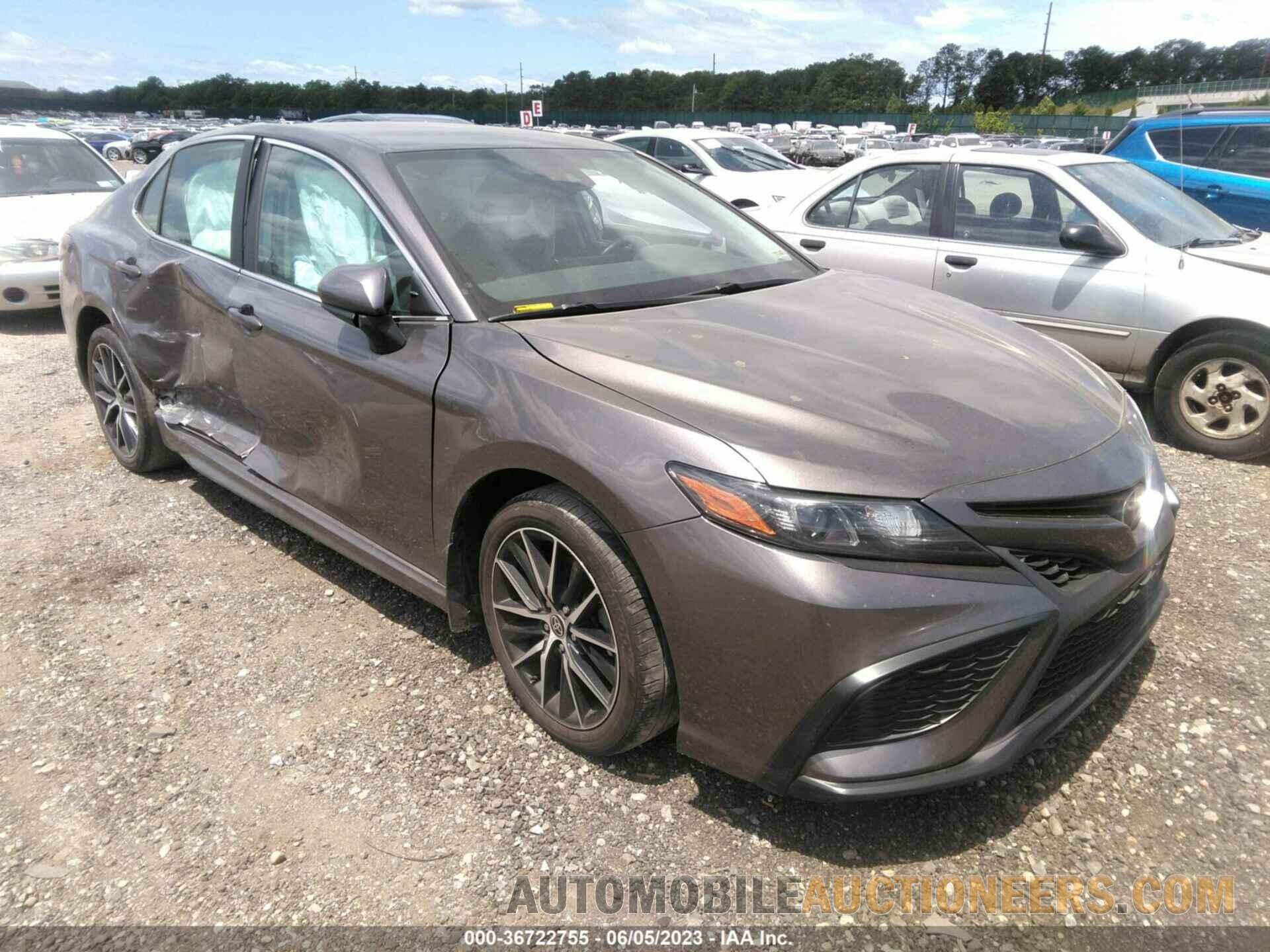 4T1G11AK5MU555201 TOYOTA CAMRY 2021