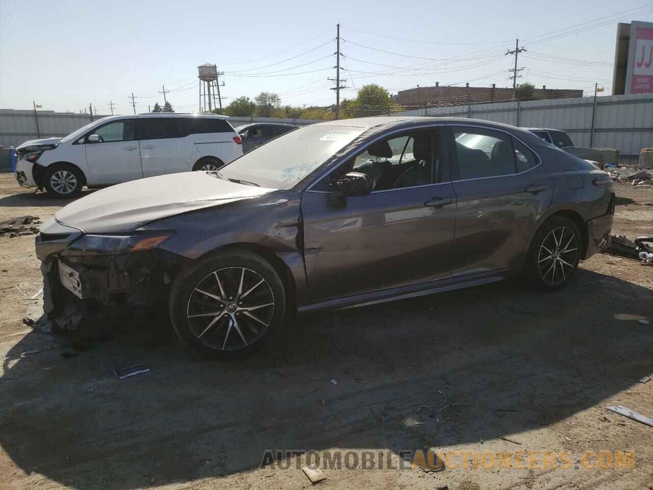 4T1G11AK5MU558972 TOYOTA CAMRY 2021