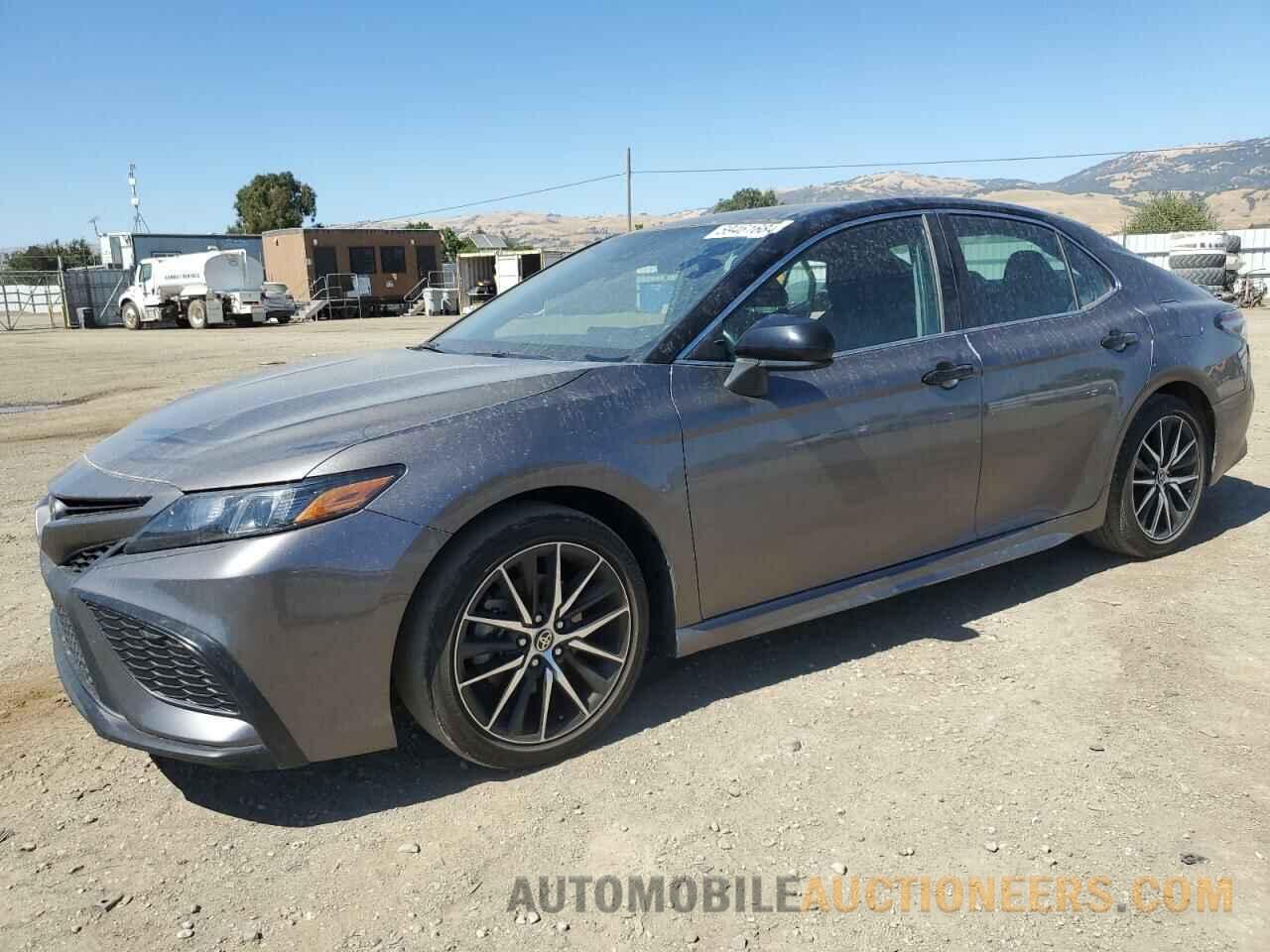 4T1G11AK5MU559040 TOYOTA CAMRY 2021