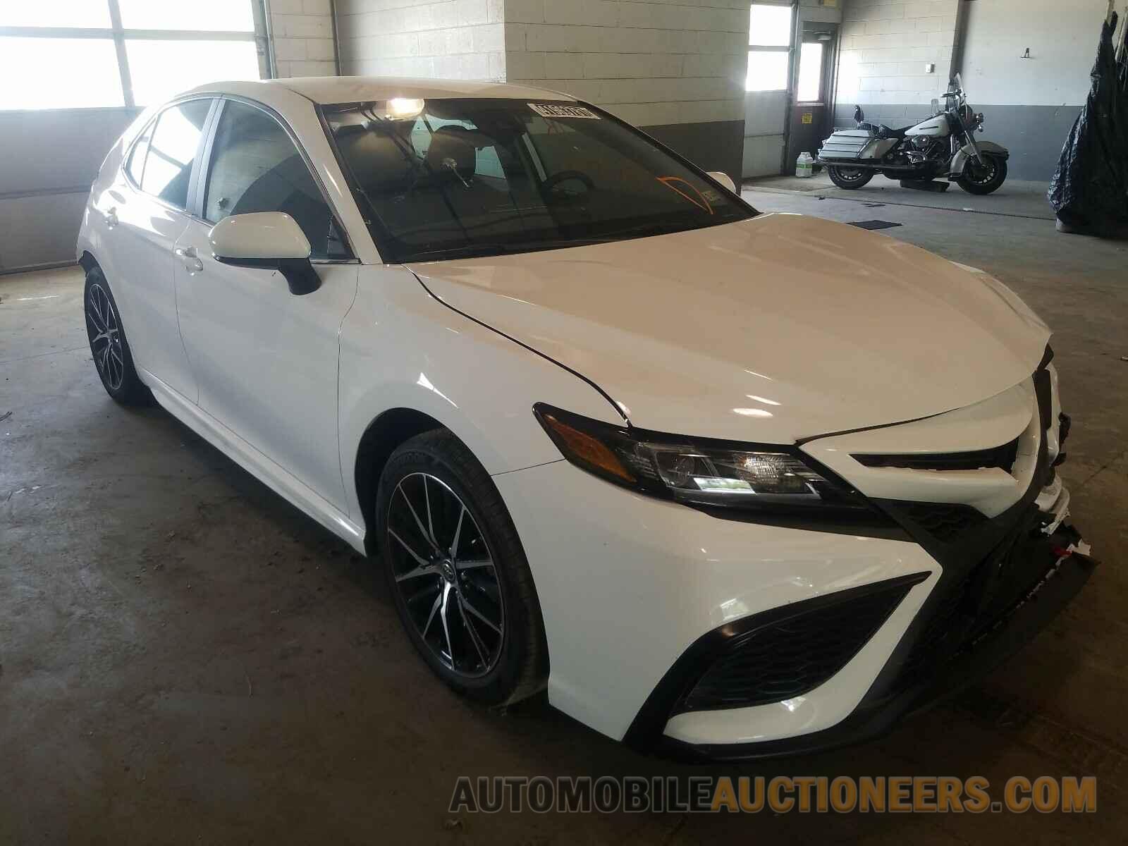 4T1G11AK5MU563251 TOYOTA CAMRY 2021