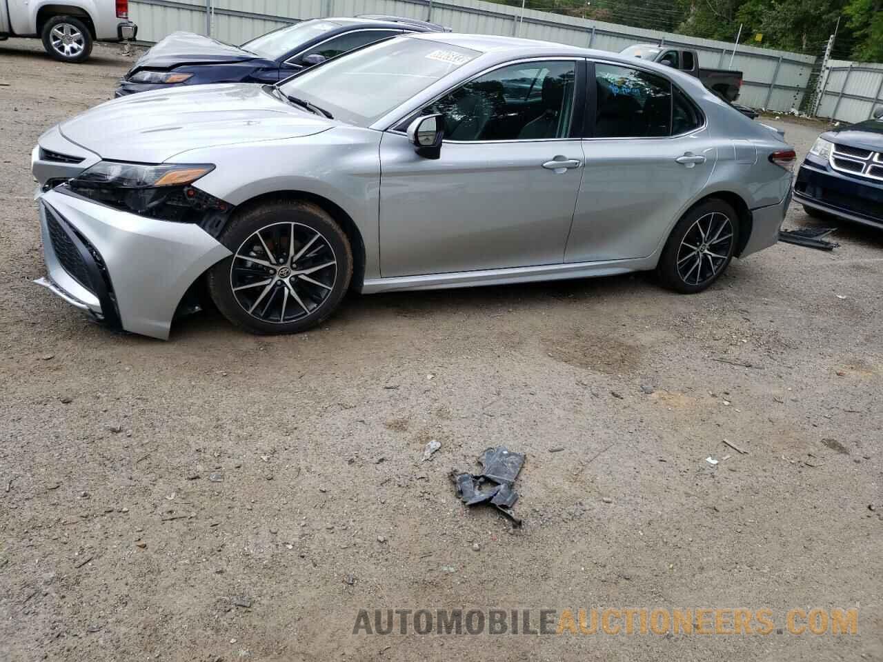 4T1G11AK5MU564562 TOYOTA CAMRY 2021