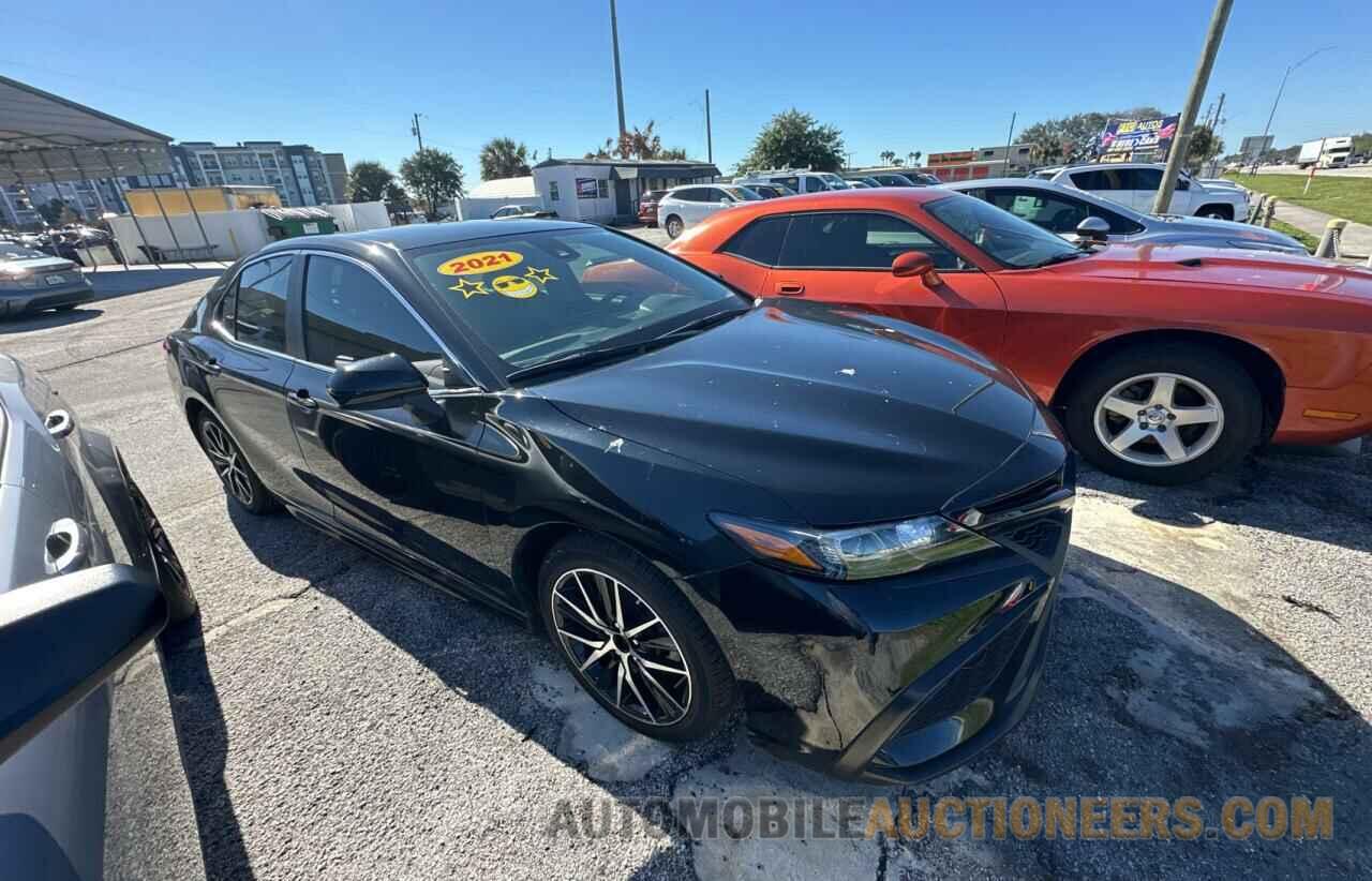 4T1G11AK5MU568868 TOYOTA CAMRY 2021