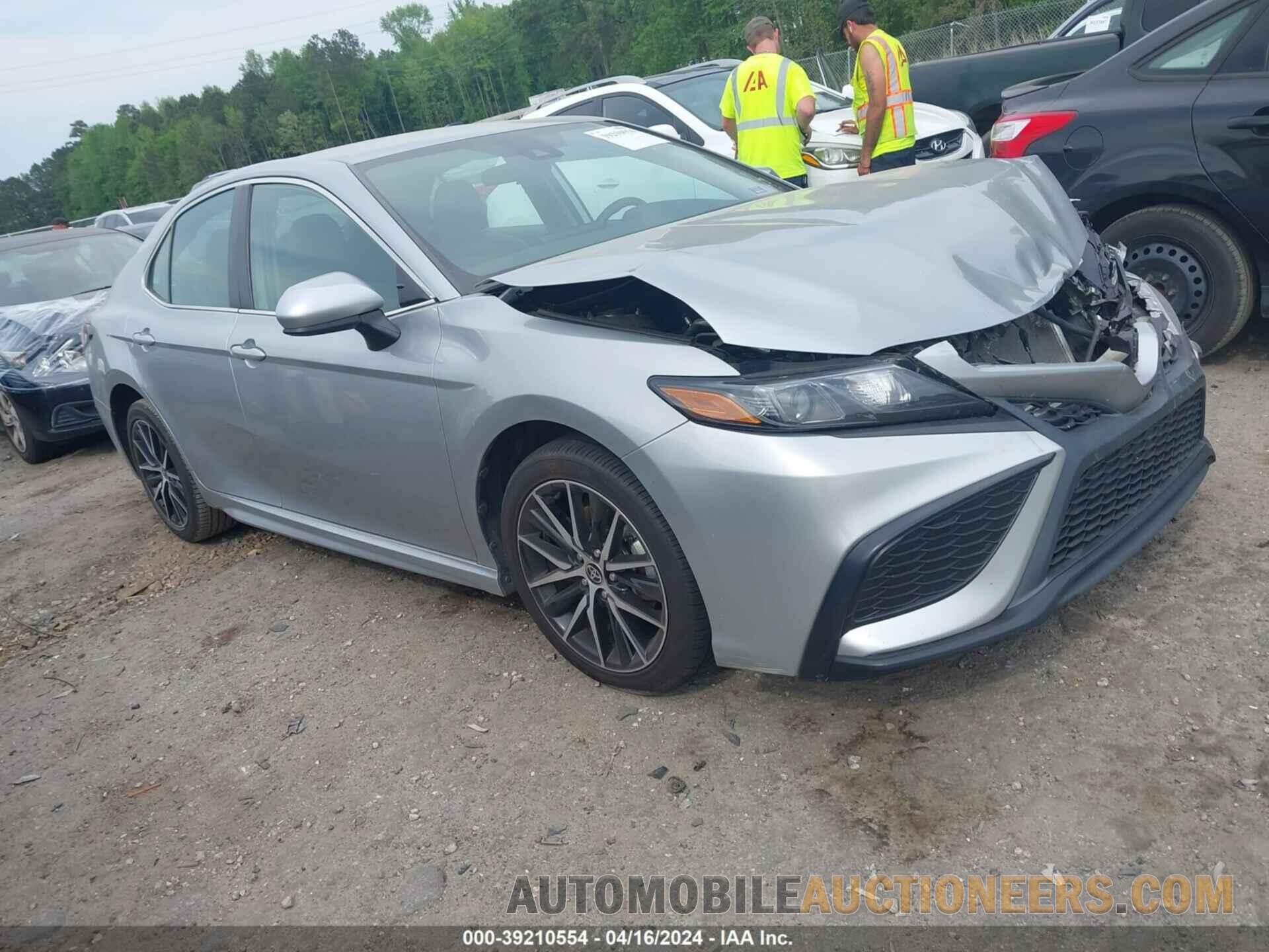 4T1G11AK5MU570720 TOYOTA CAMRY 2021