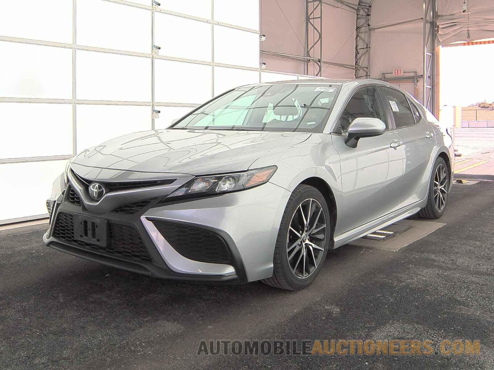 4T1G11AK5MU571303 Toyota Camry 2021