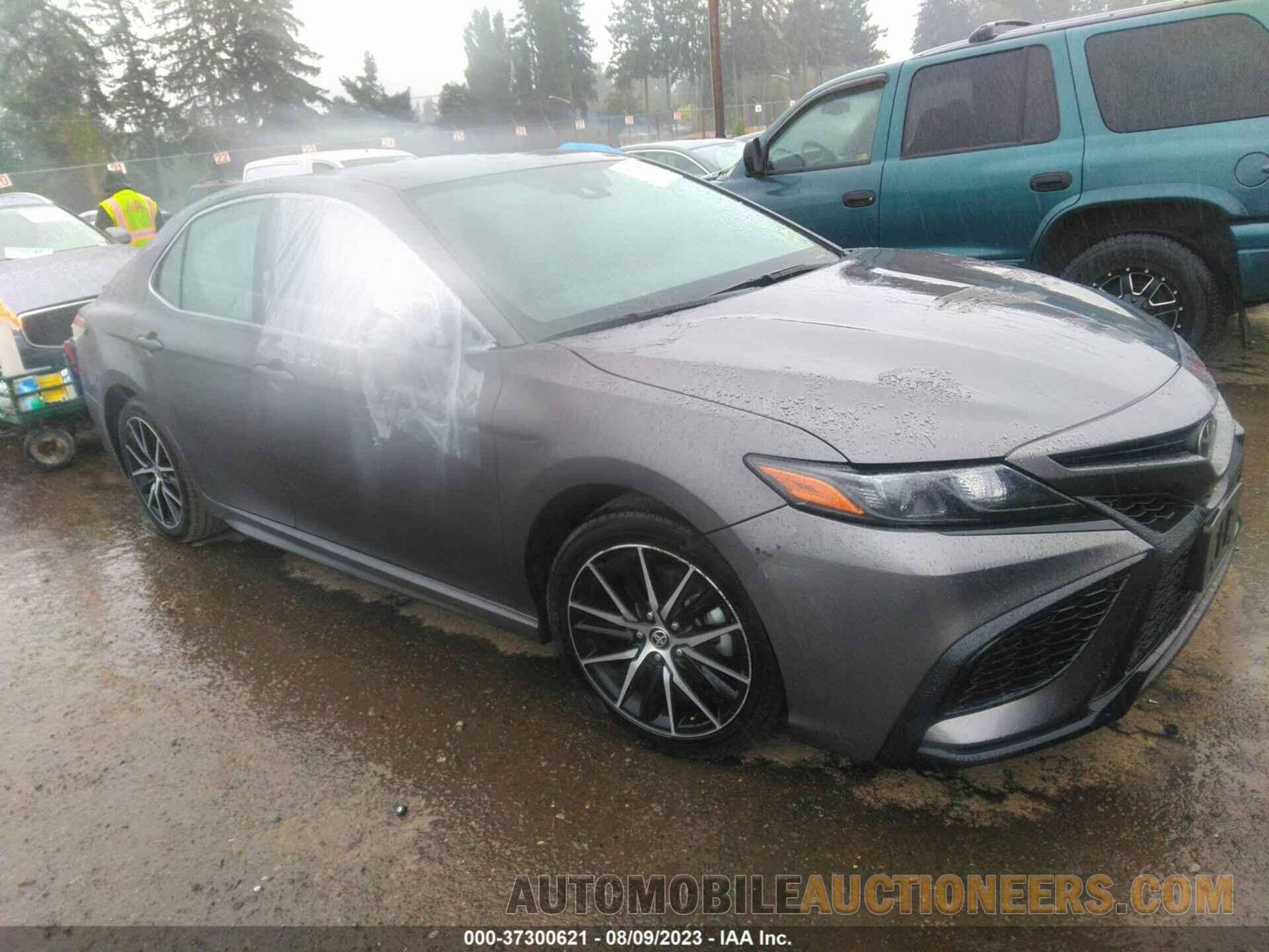 4T1G11AK5MU572676 TOYOTA CAMRY 2021