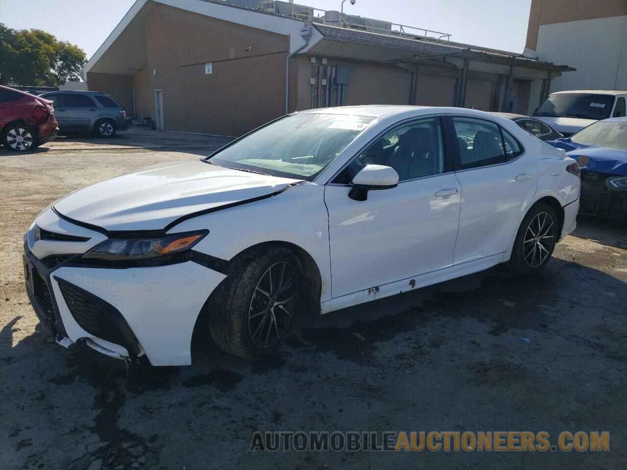 4T1G11AK5MU573004 TOYOTA CAMRY 2021