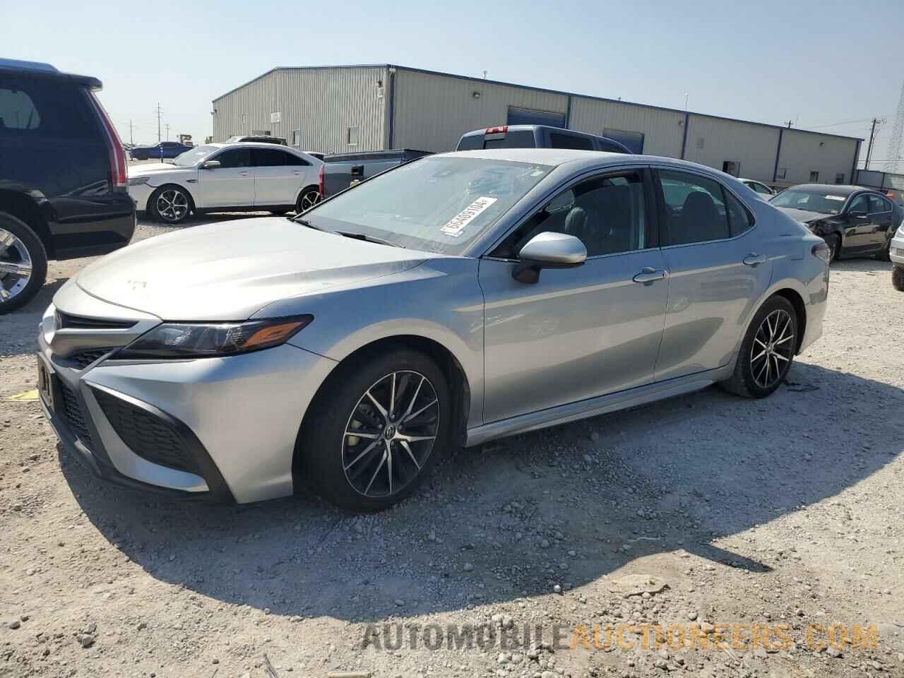 4T1G11AK5MU573875 TOYOTA CAMRY 2021