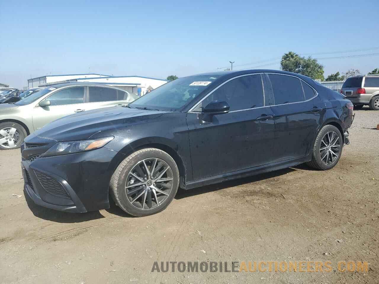 4T1G11AK5MU576825 TOYOTA CAMRY 2021