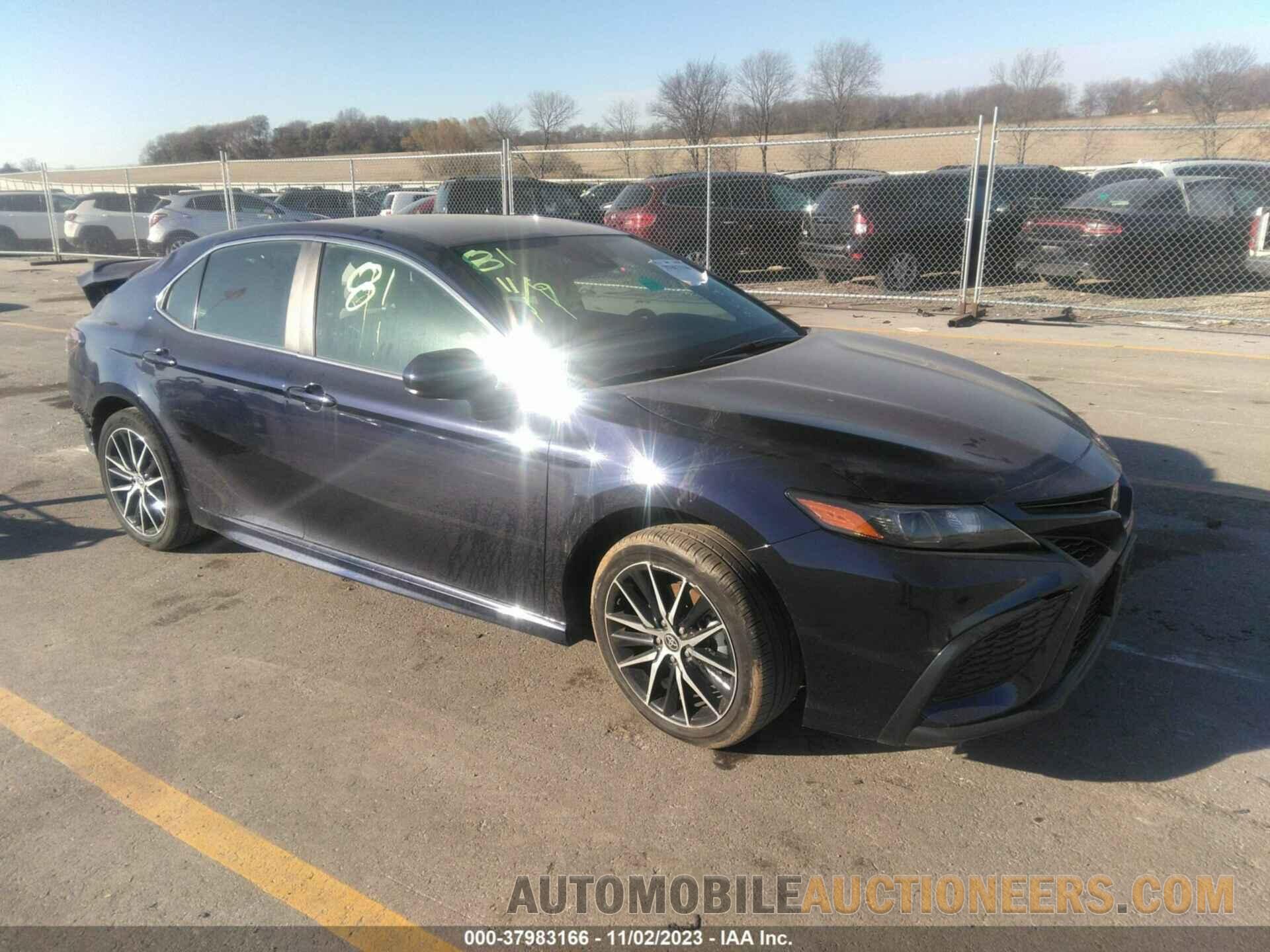 4T1G11AK5MU580616 TOYOTA CAMRY 2021