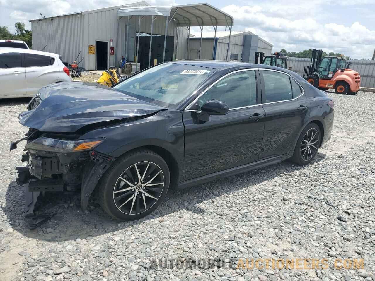 4T1G11AK5MU582575 TOYOTA CAMRY 2021