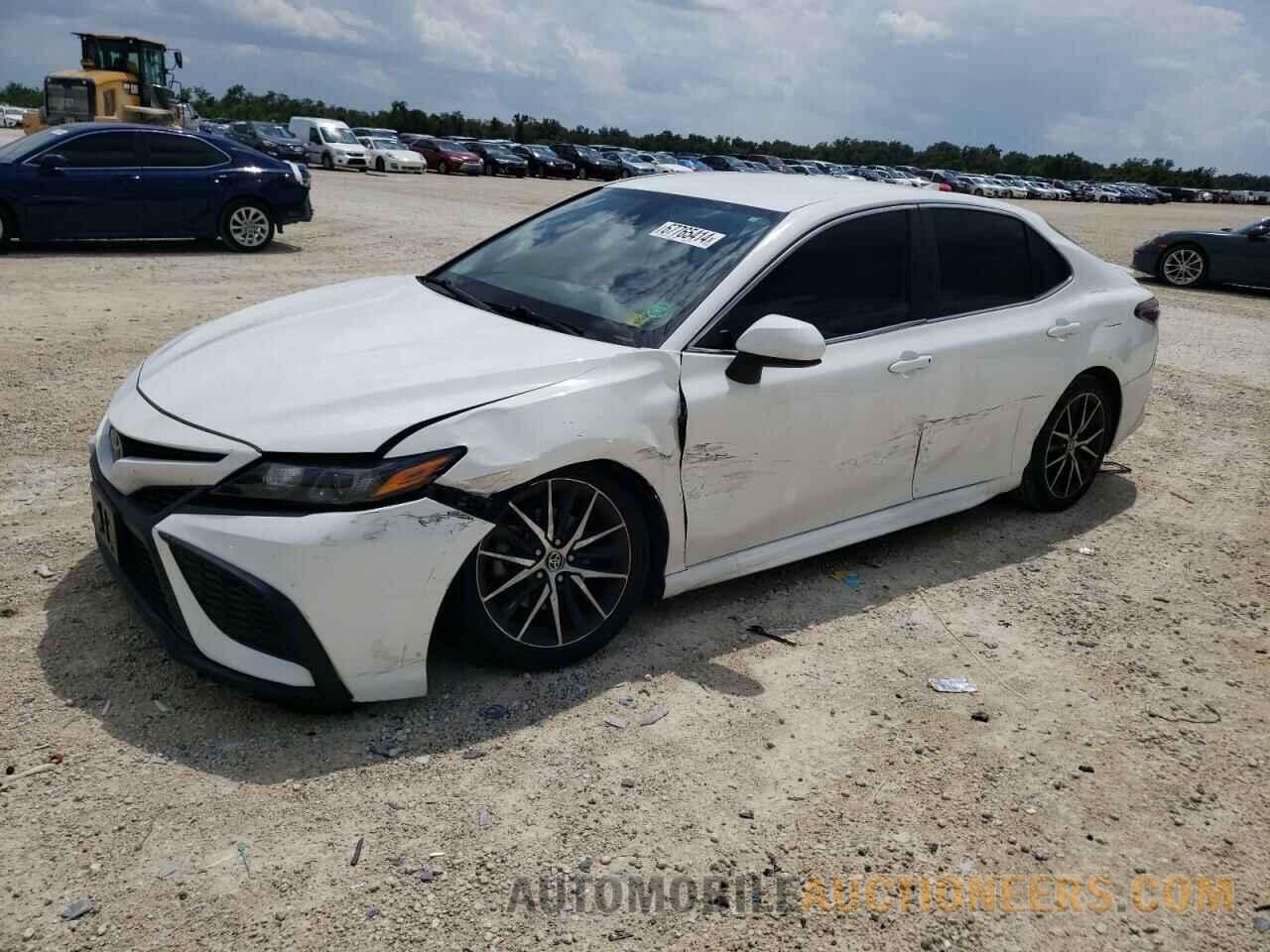 4T1G11AK5MU584892 TOYOTA CAMRY 2021