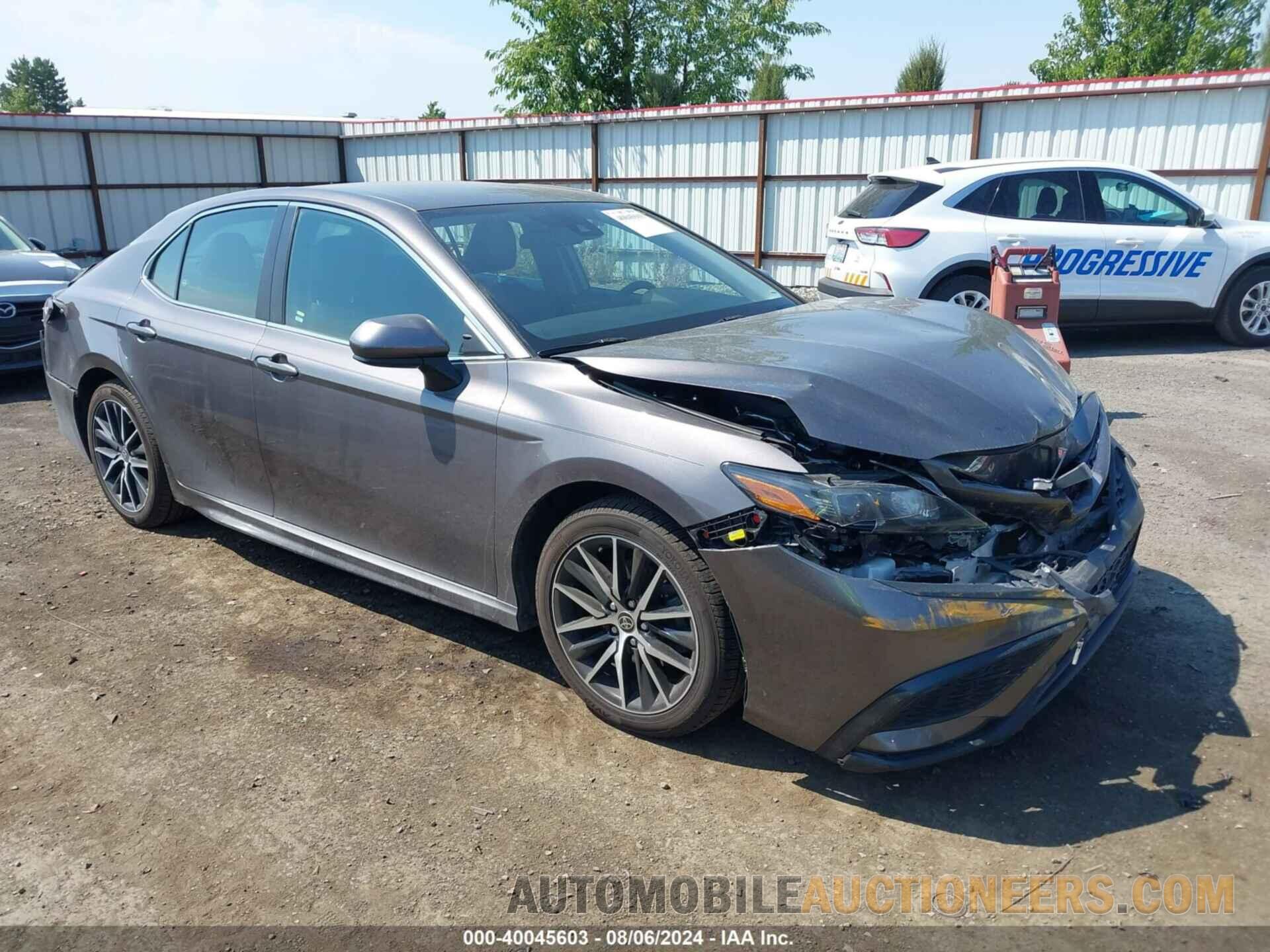 4T1G11AK5MU585573 TOYOTA CAMRY 2021