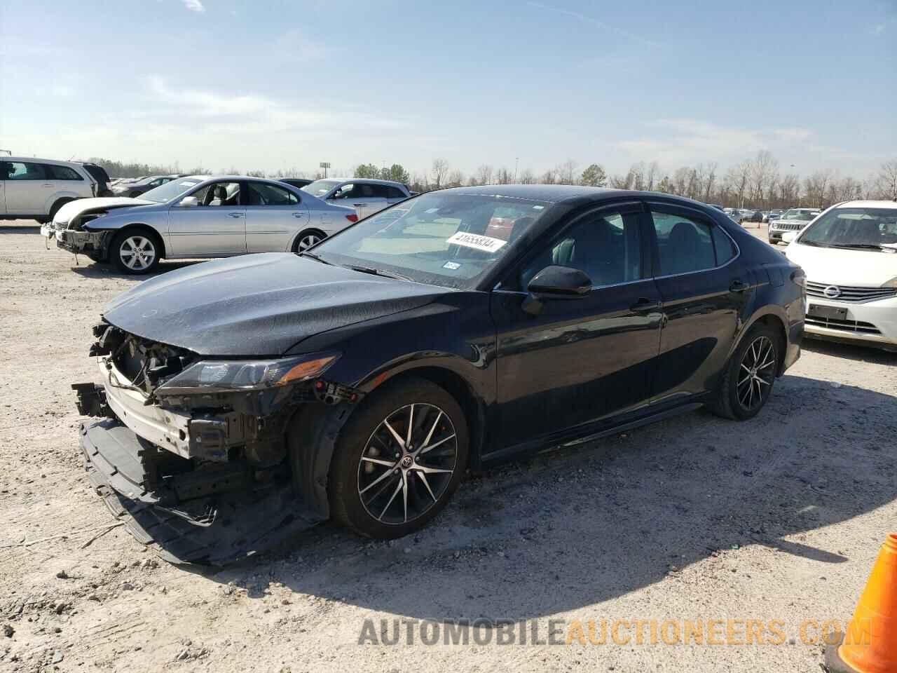 4T1G11AK5MU590692 TOYOTA CAMRY 2021