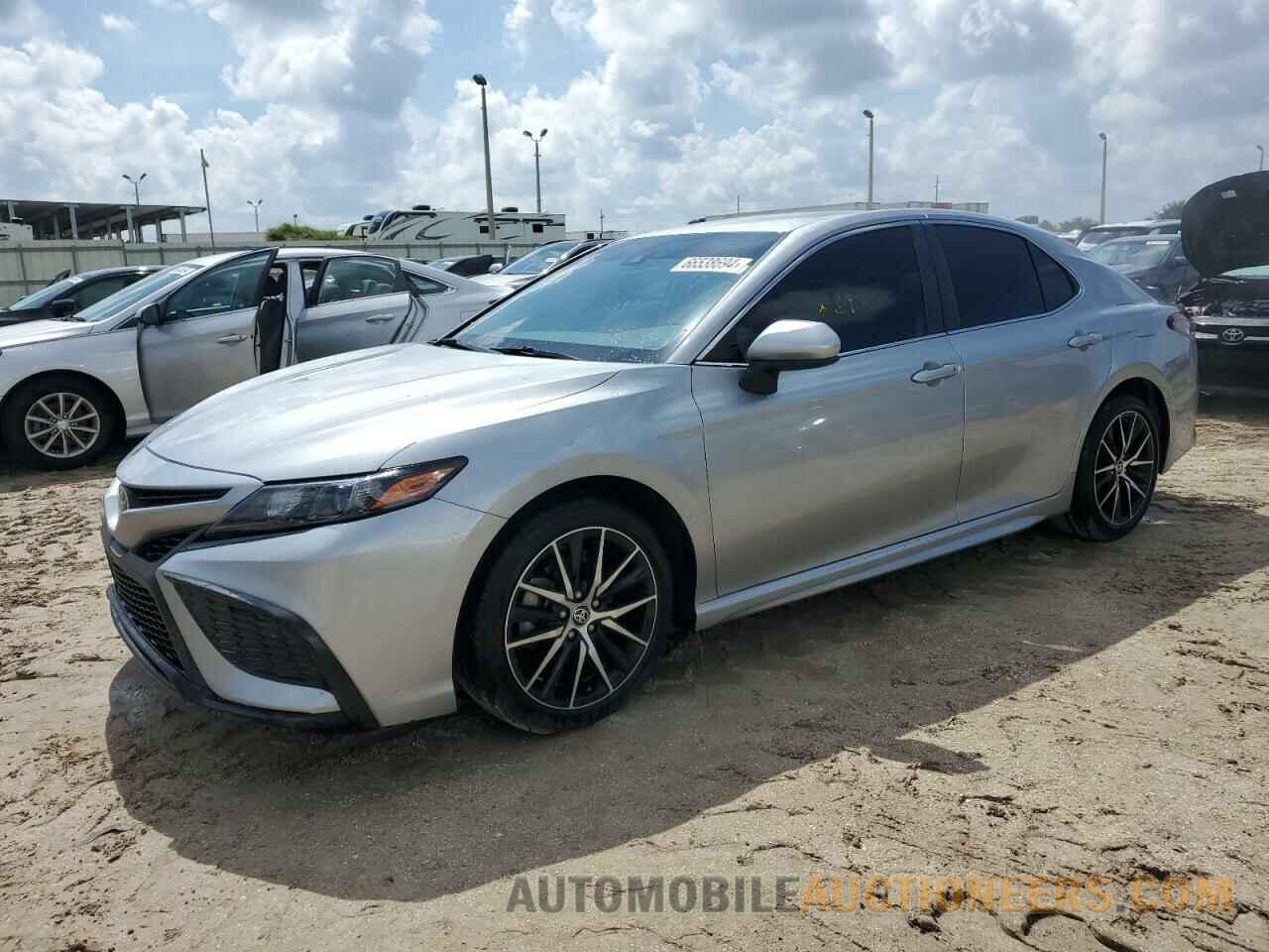 4T1G11AK5MU602985 TOYOTA CAMRY 2021