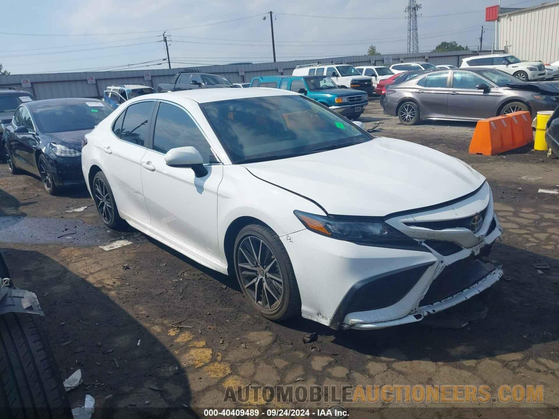 4T1G11AK5MU604140 TOYOTA CAMRY 2021