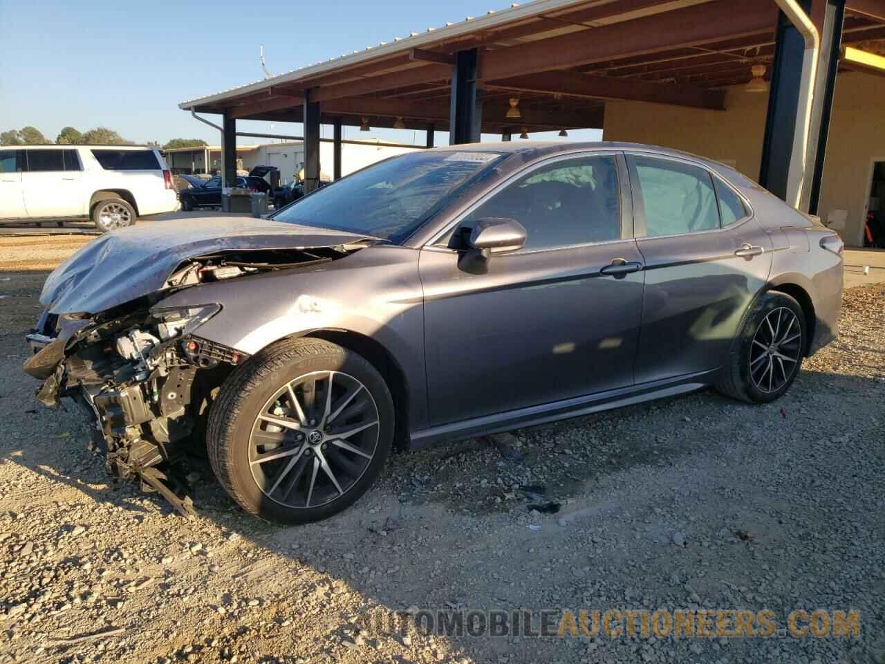 4T1G11AK5MU609421 TOYOTA CAMRY 2021