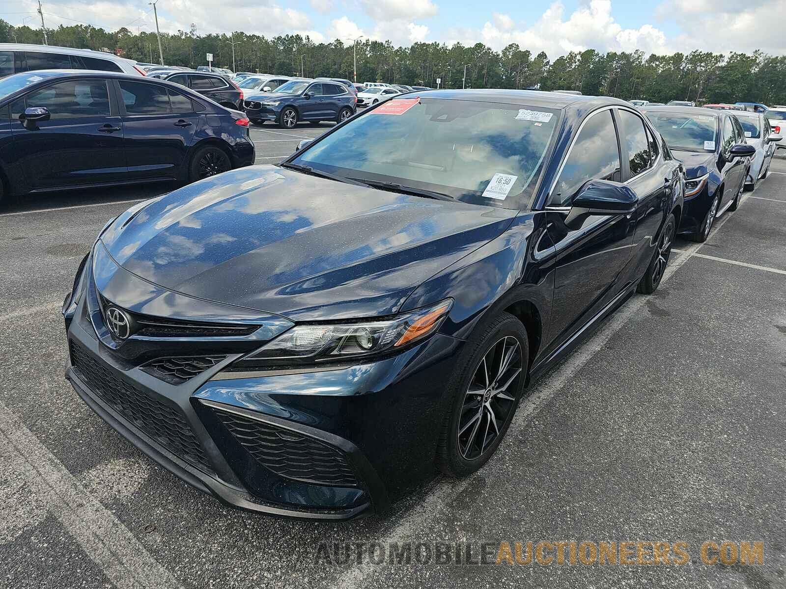 4T1G11AK5MU615512 Toyota Camry 2021