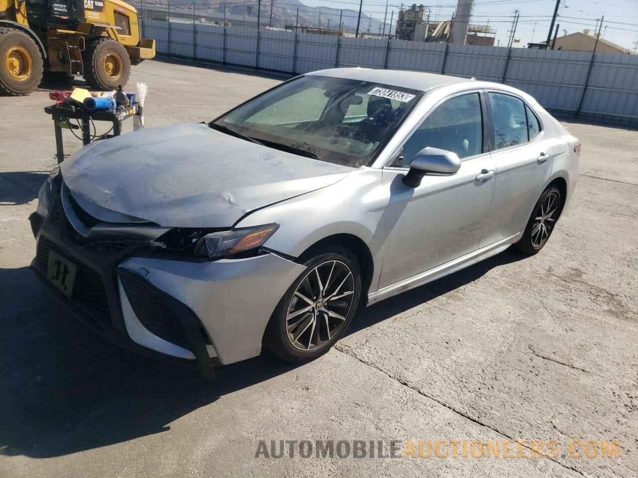 4T1G11AK5NU057131 TOYOTA CAMRY 2022