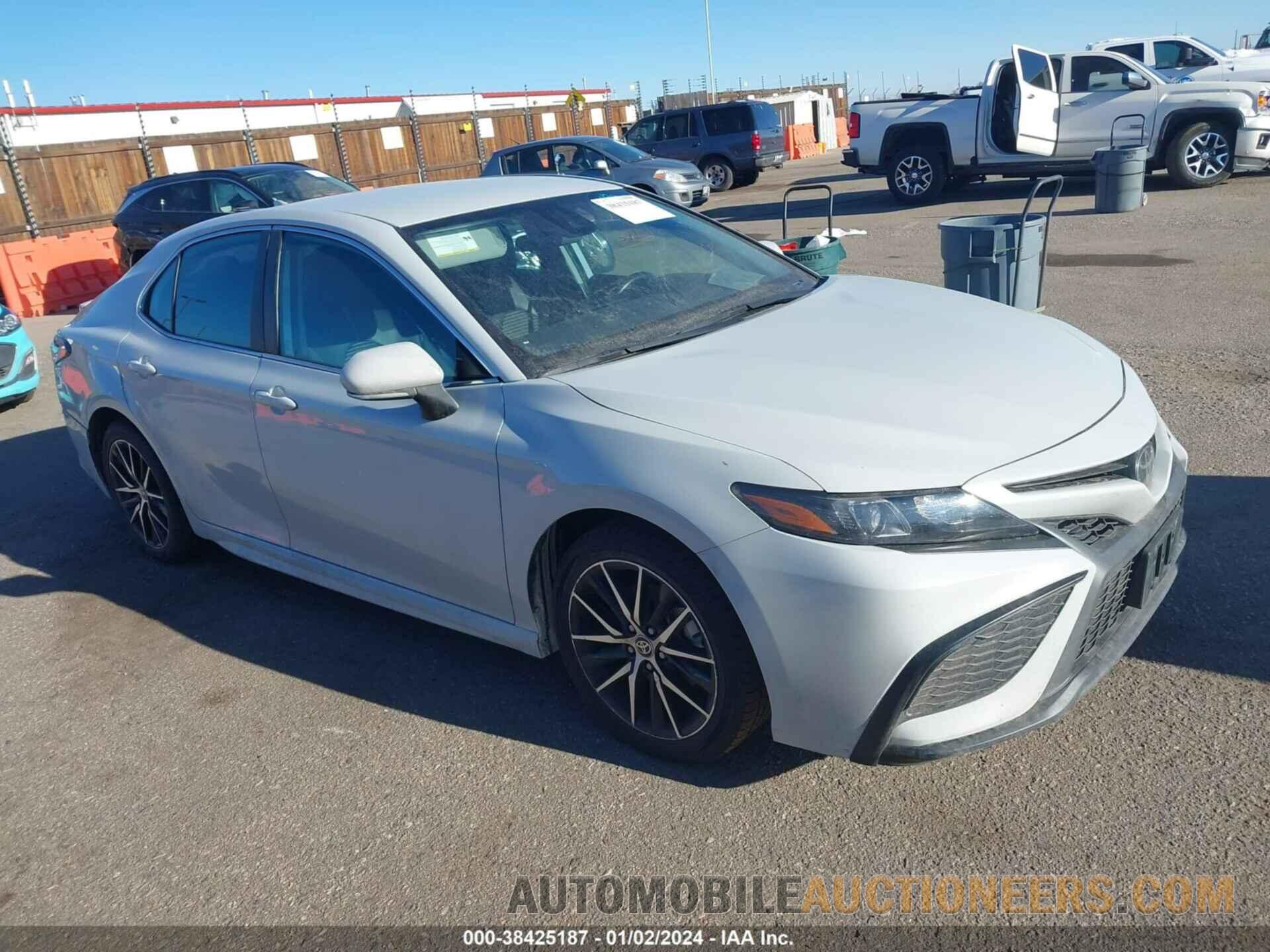 4T1G11AK5NU057176 TOYOTA CAMRY 2022