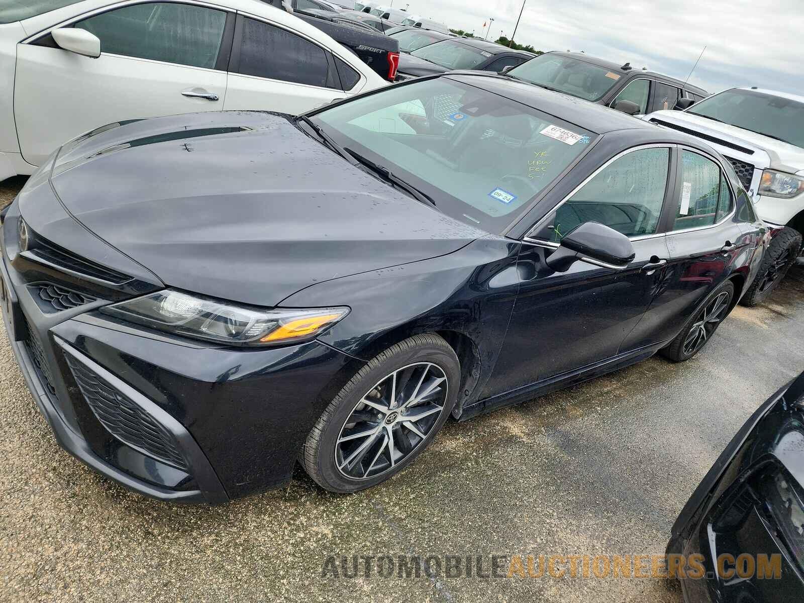 4T1G11AK5NU618153 Toyota Camry 2022