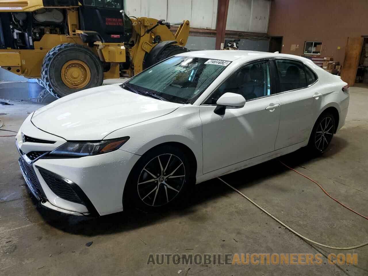 4T1G11AK5NU629816 TOYOTA CAMRY 2022