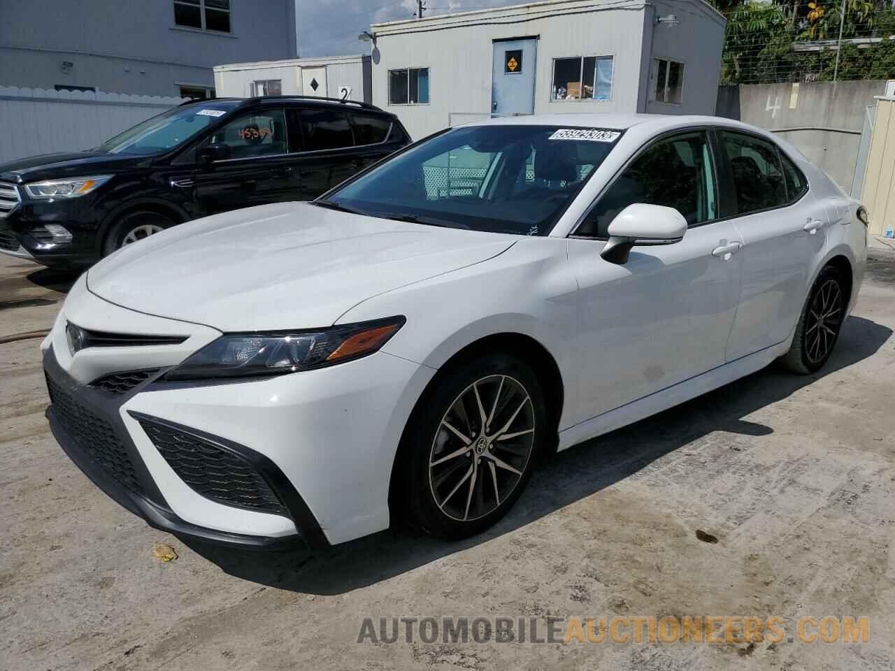 4T1G11AK5NU630240 TOYOTA CAMRY 2022