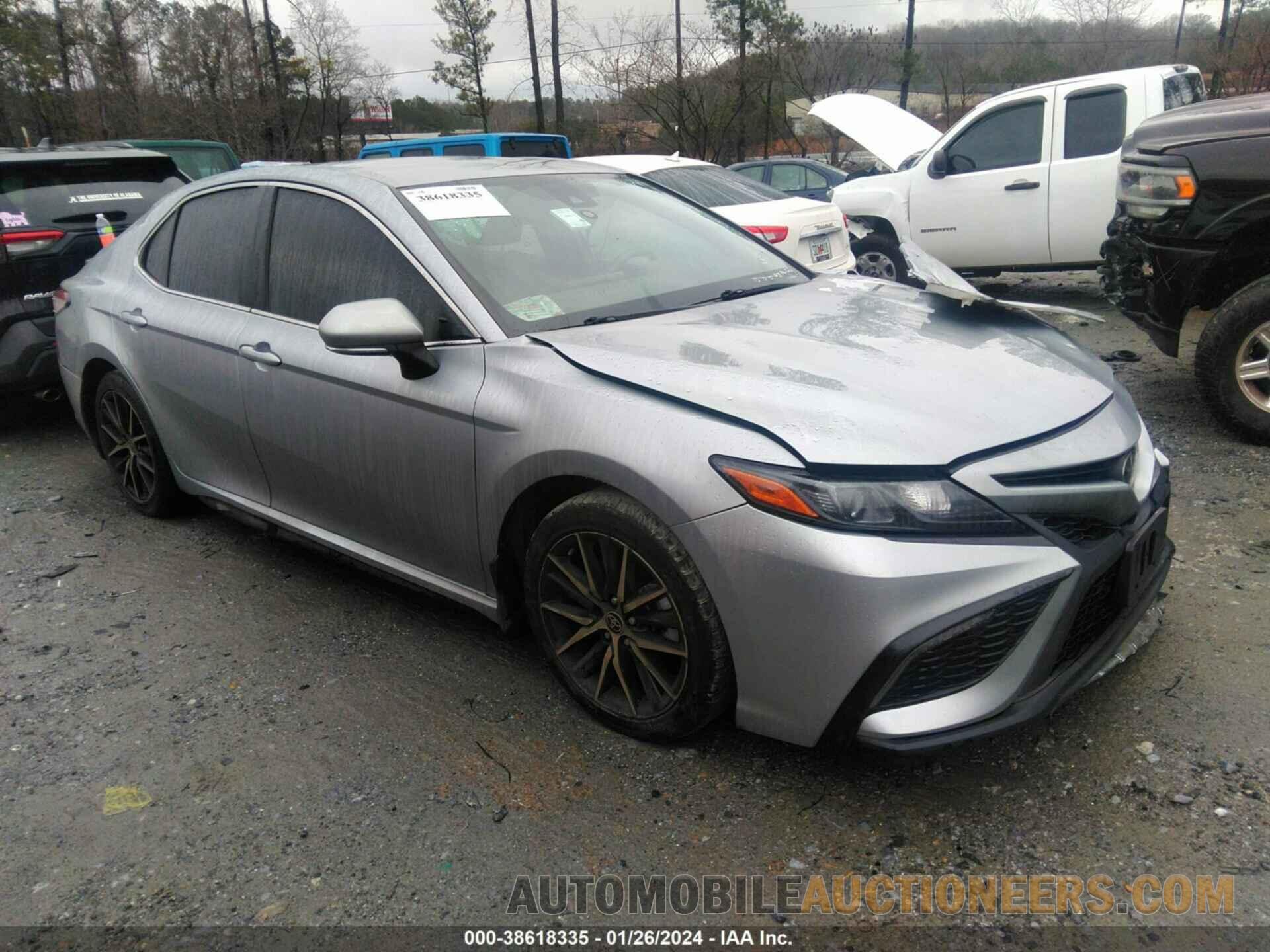 4T1G11AK5NU643196 TOYOTA CAMRY 2022