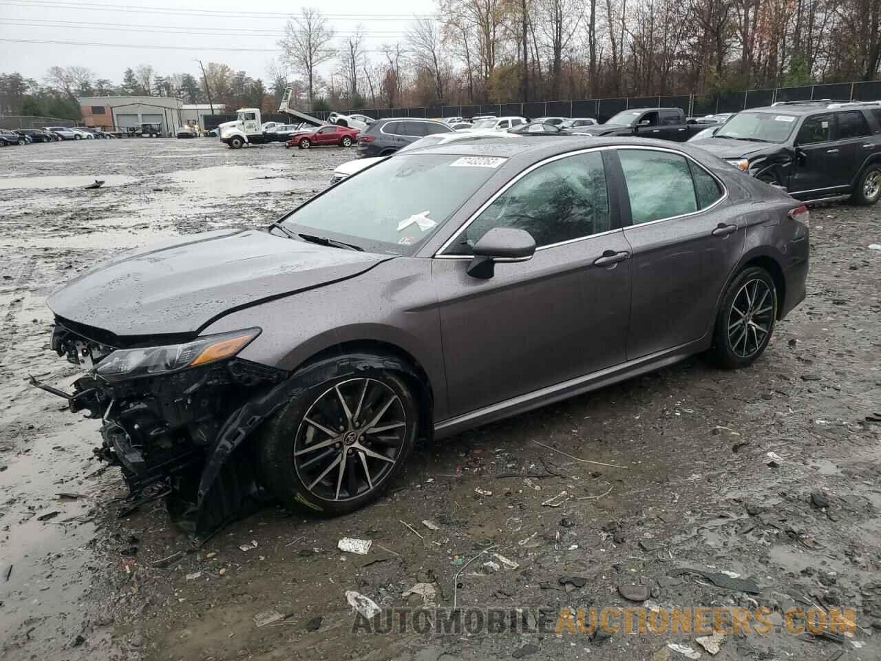 4T1G11AK5NU643568 TOYOTA CAMRY 2022