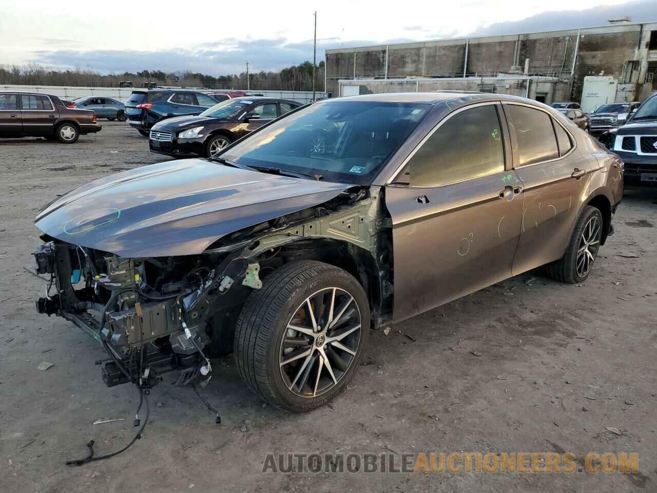 4T1G11AK5NU646101 TOYOTA CAMRY 2022