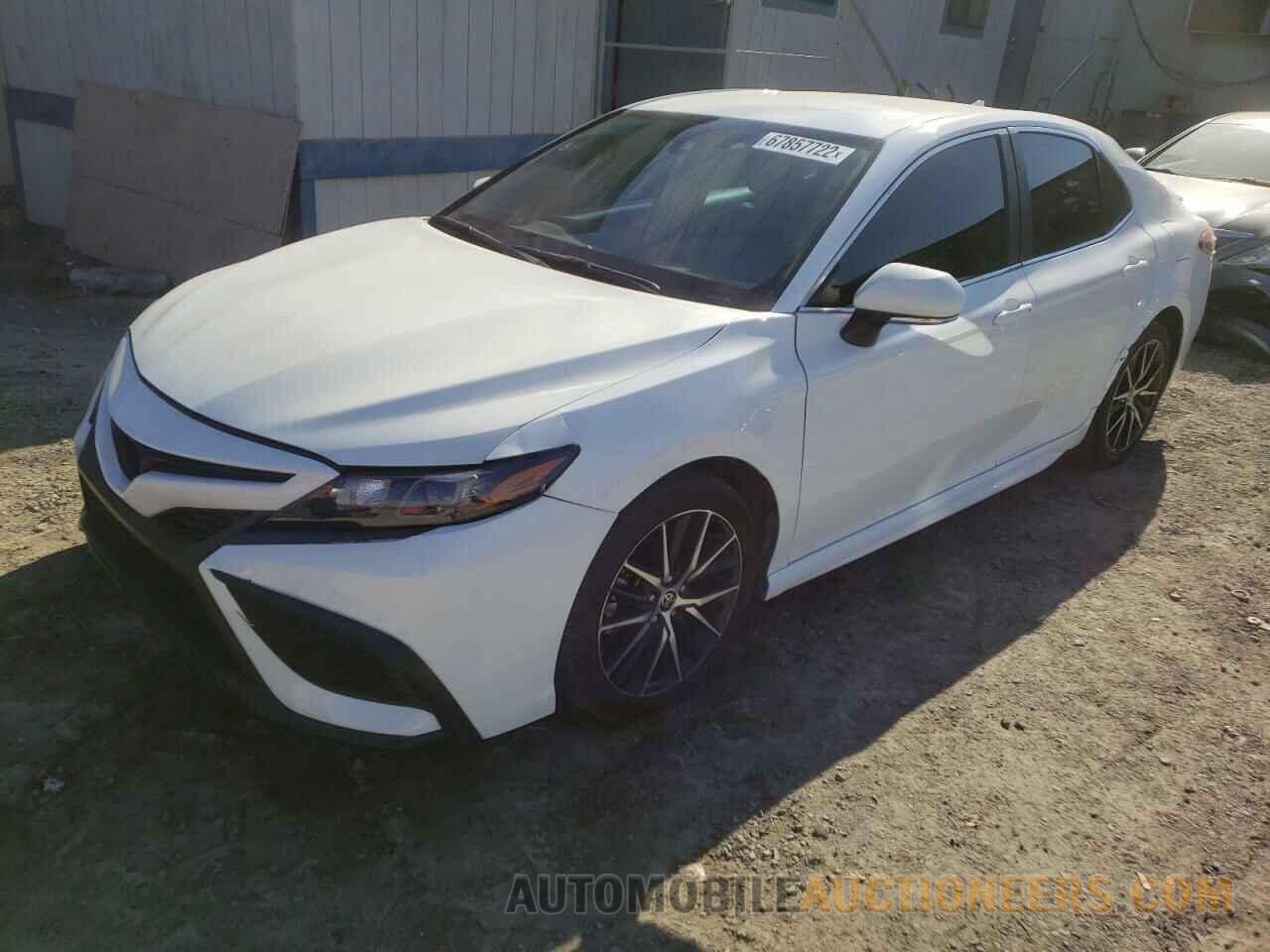 4T1G11AK5NU652979 TOYOTA CAMRY 2022