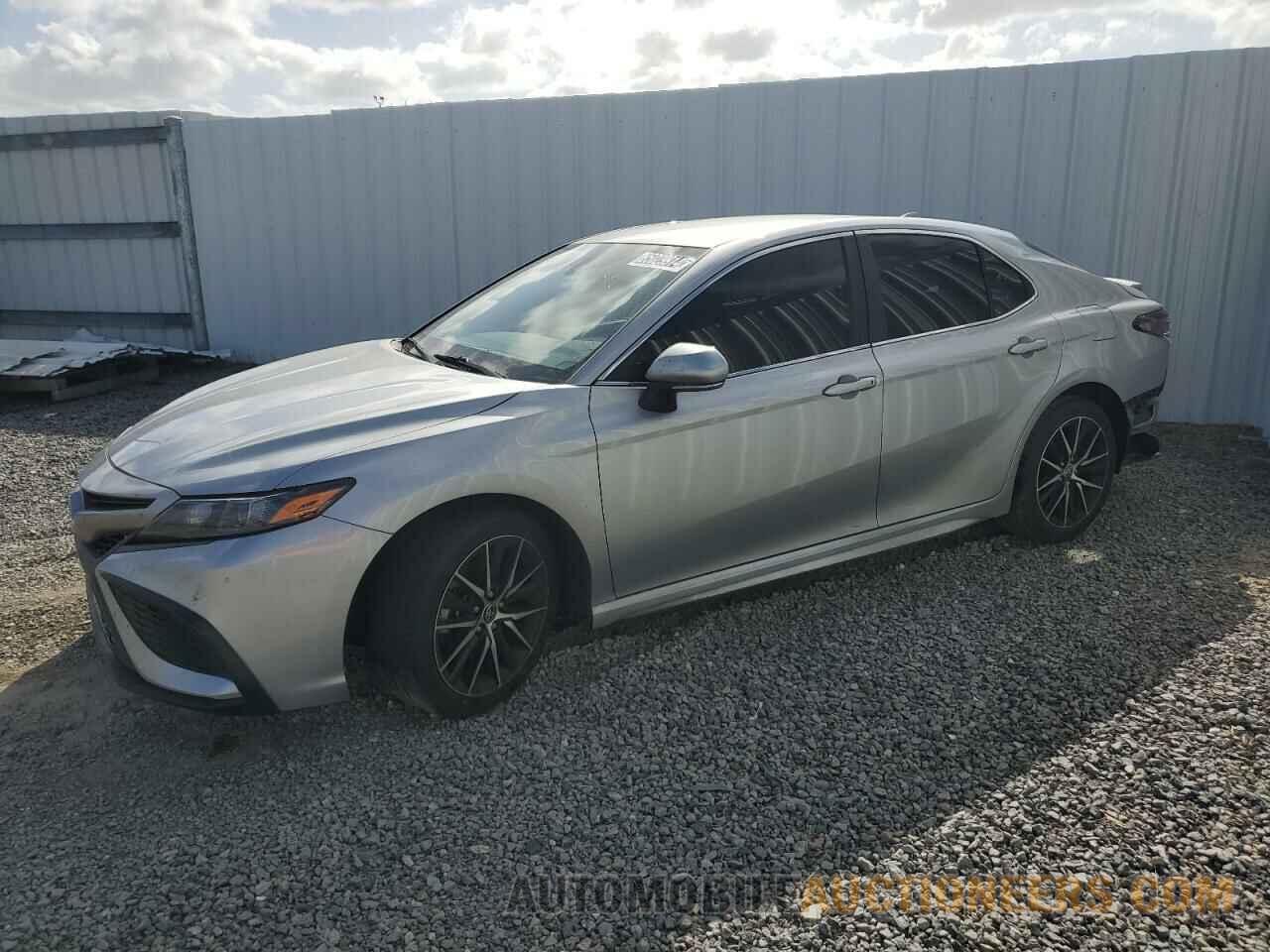 4T1G11AK5NU657082 TOYOTA CAMRY 2022