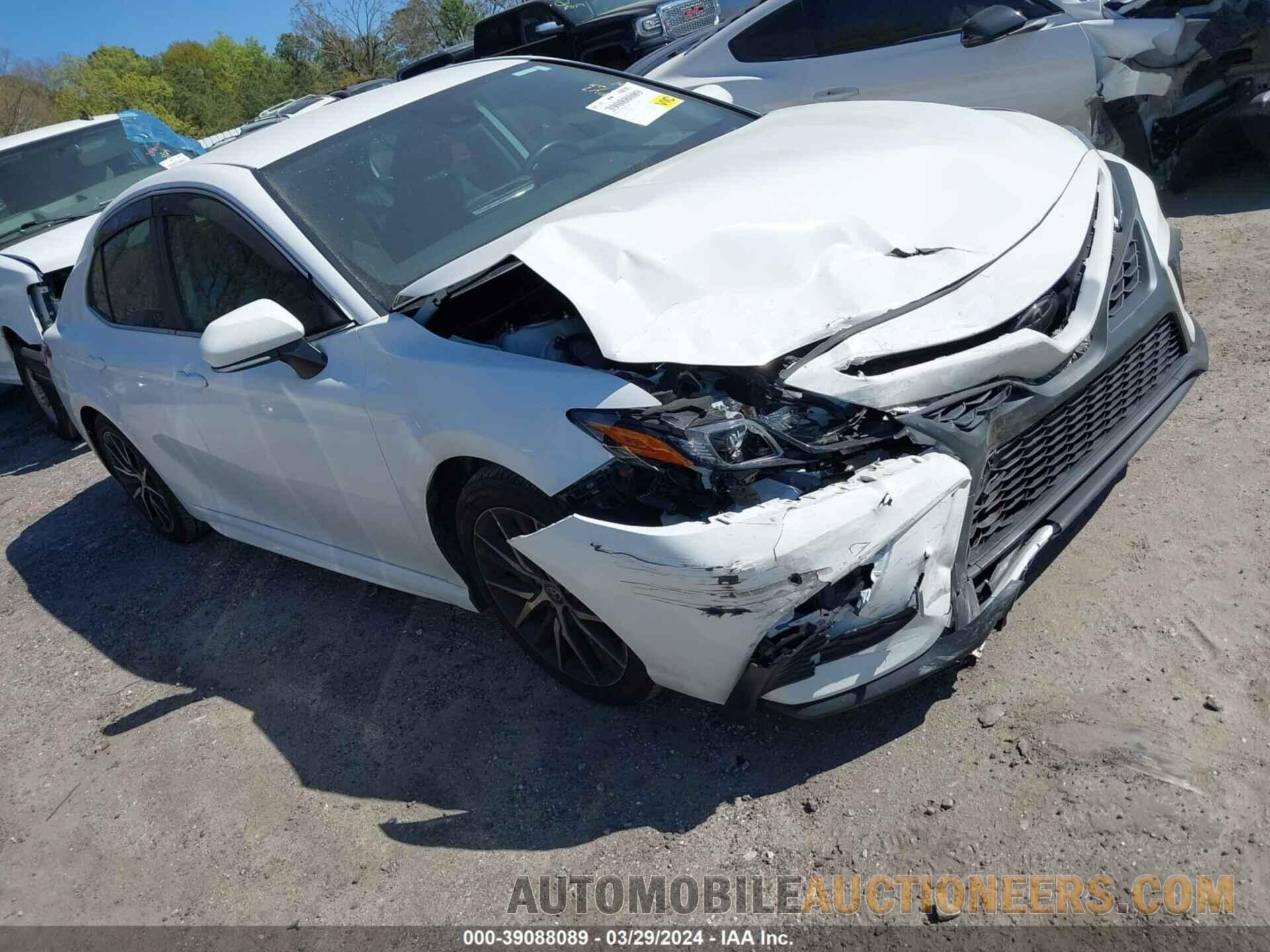 4T1G11AK5NU657261 TOYOTA CAMRY 2022