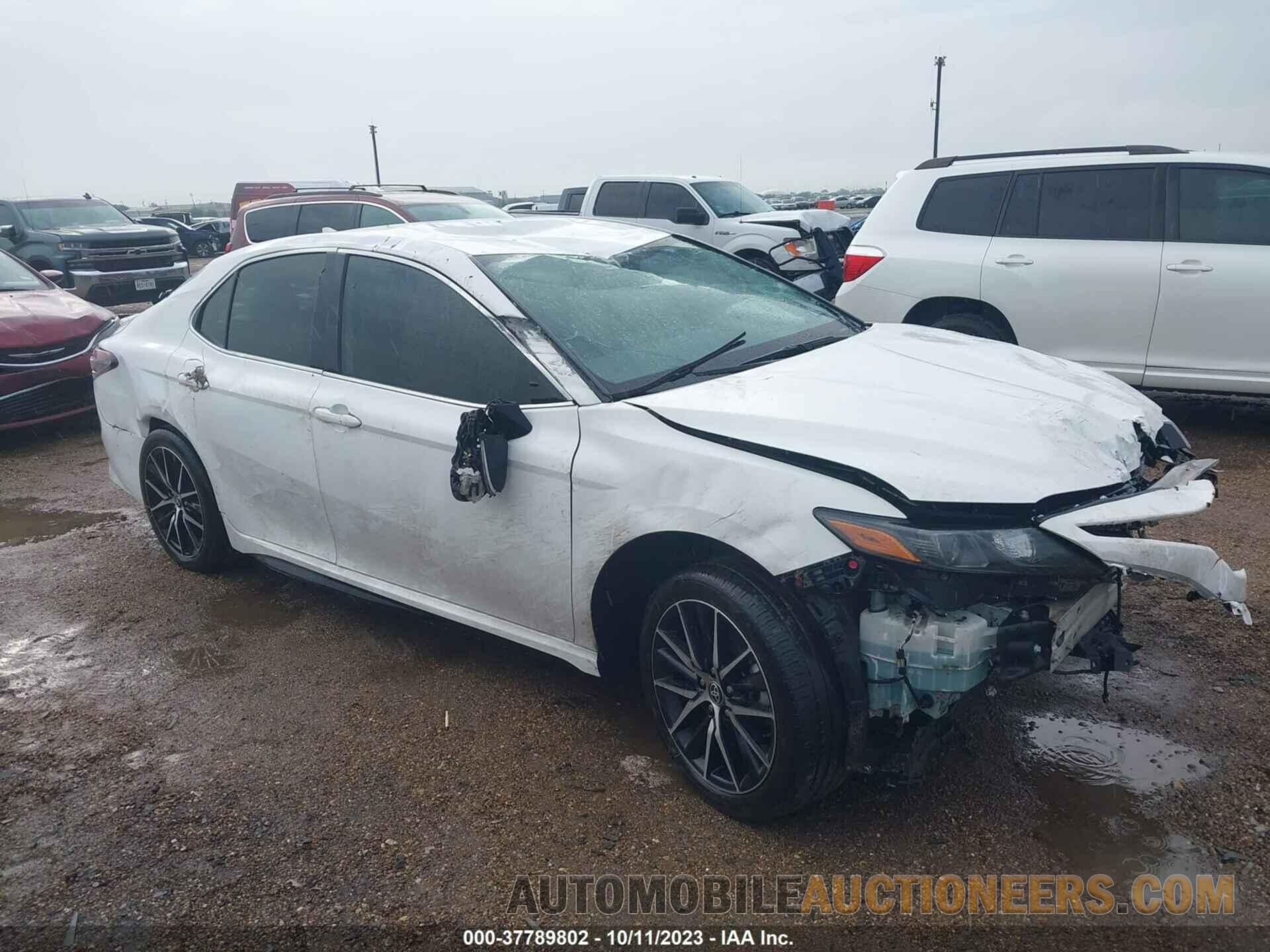 4T1G11AK5NU657681 TOYOTA CAMRY 2022