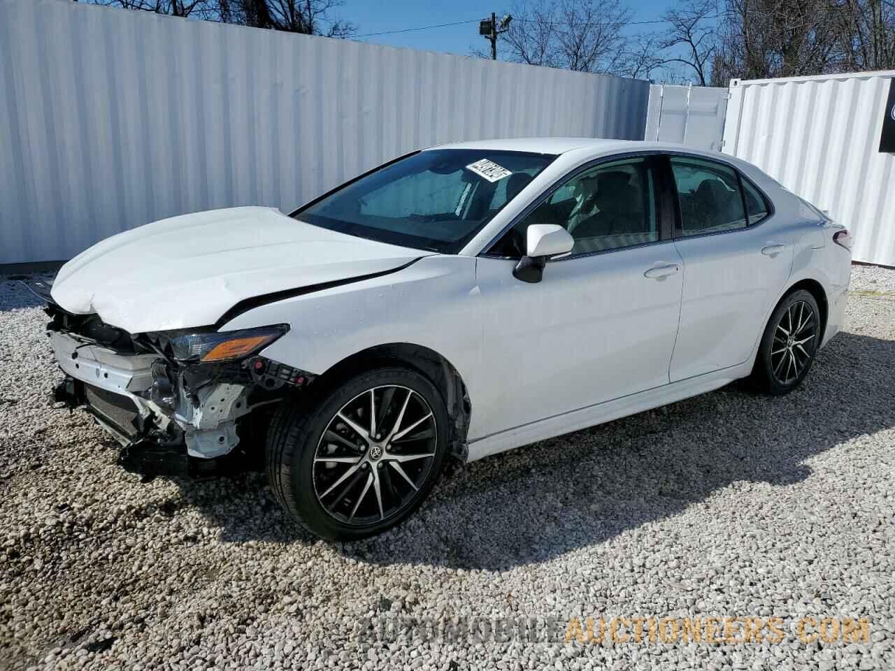 4T1G11AK5NU659124 TOYOTA CAMRY 2022