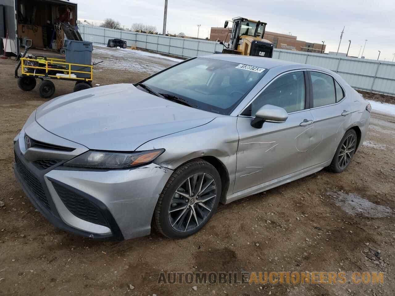 4T1G11AK5NU662296 TOYOTA CAMRY 2022