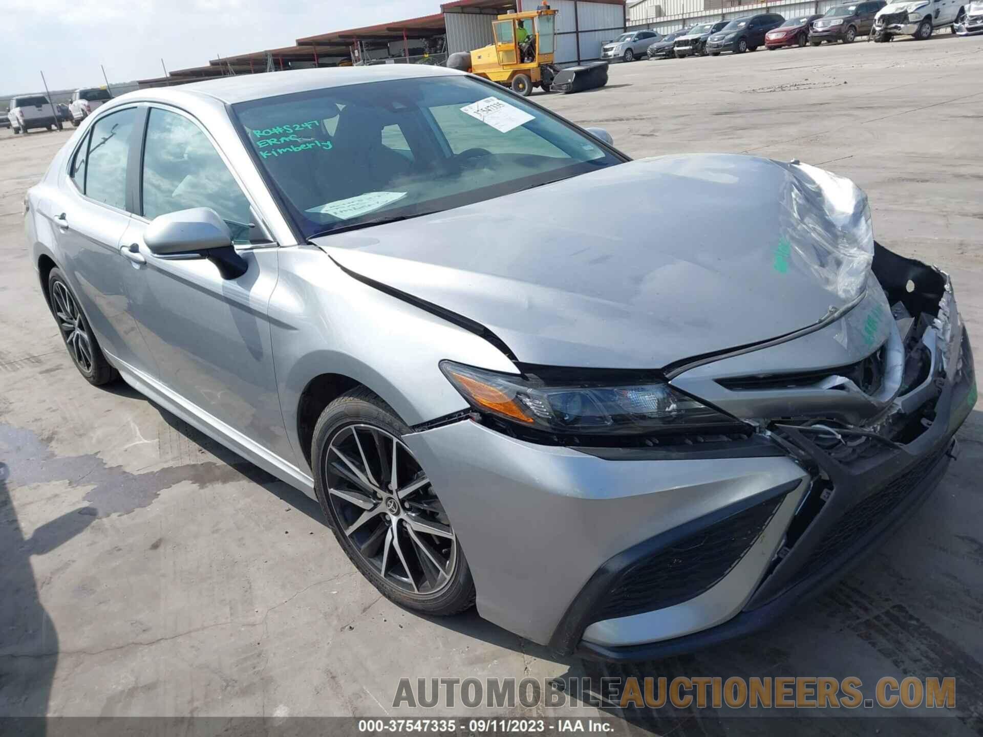 4T1G11AK5NU663772 TOYOTA CAMRY 2022