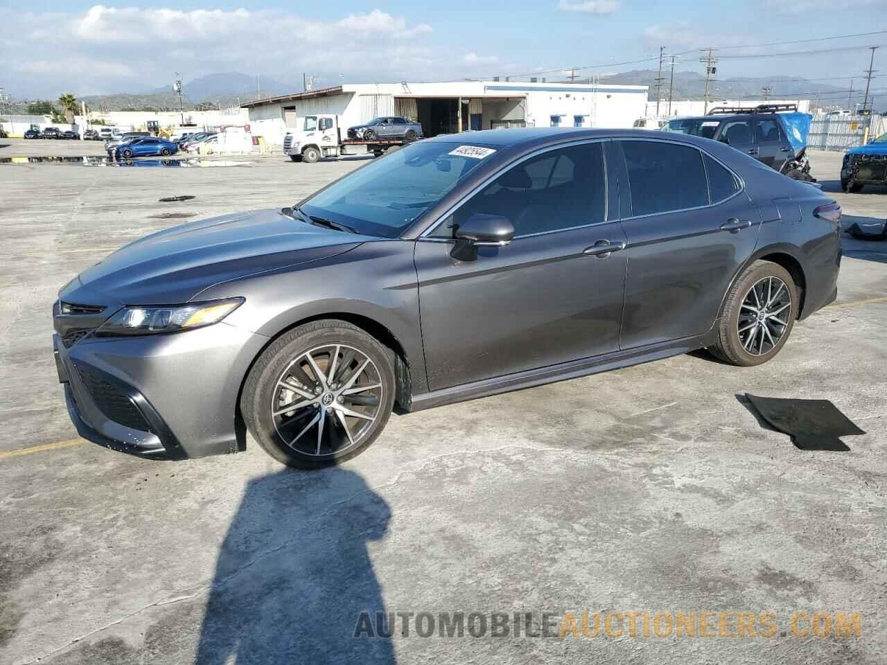 4T1G11AK5NU672035 TOYOTA CAMRY 2022