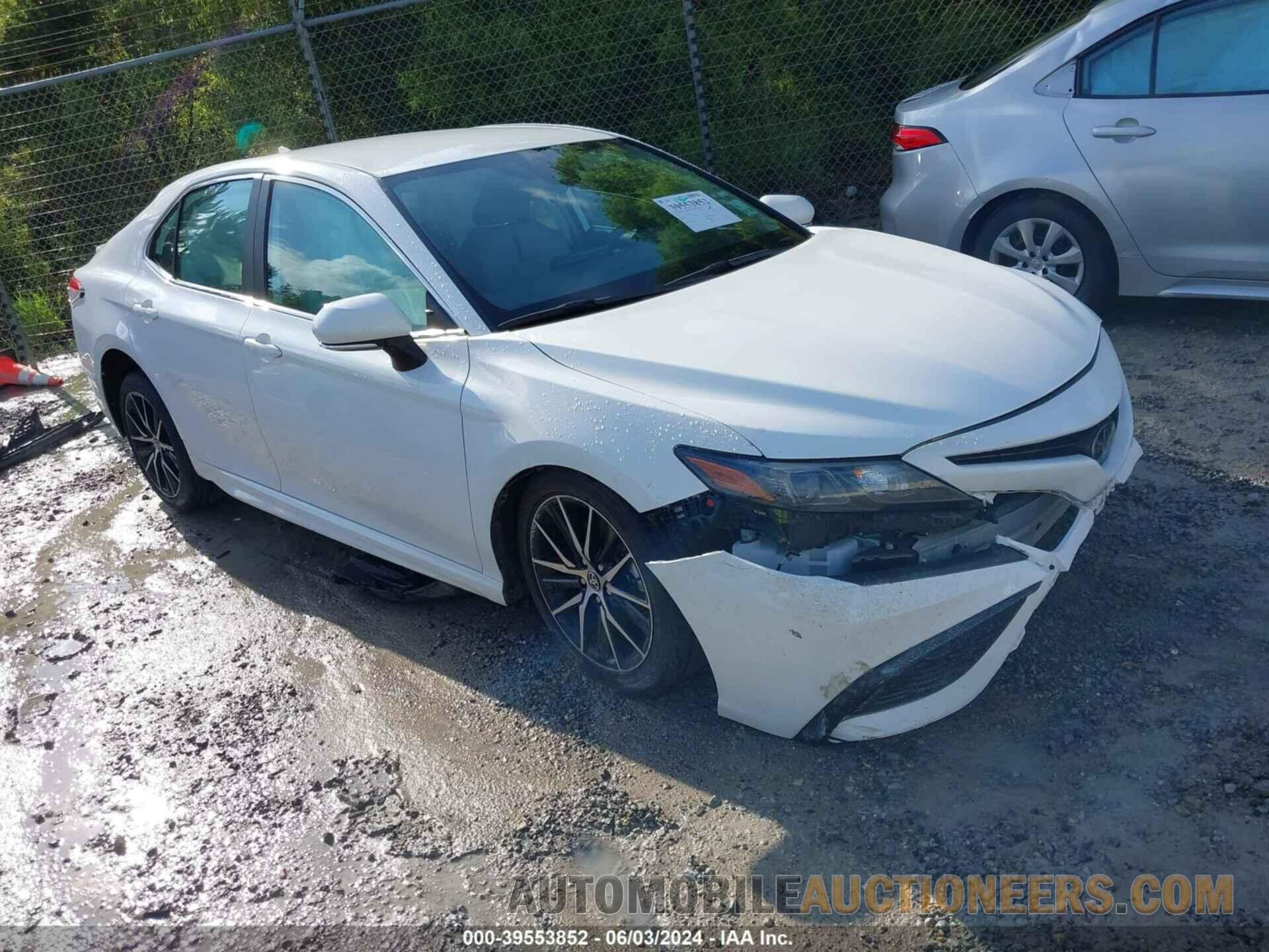 4T1G11AK5NU682743 TOYOTA CAMRY 2022