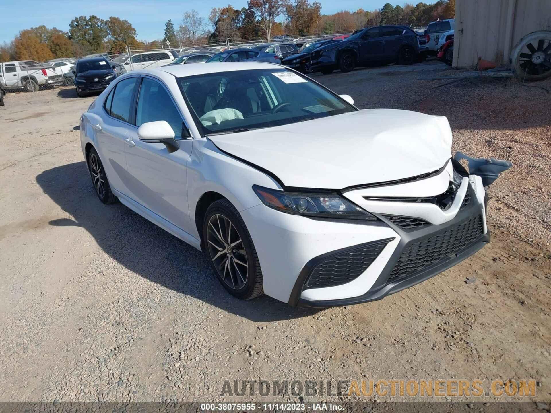 4T1G11AK5NU696335 TOYOTA CAMRY 2022