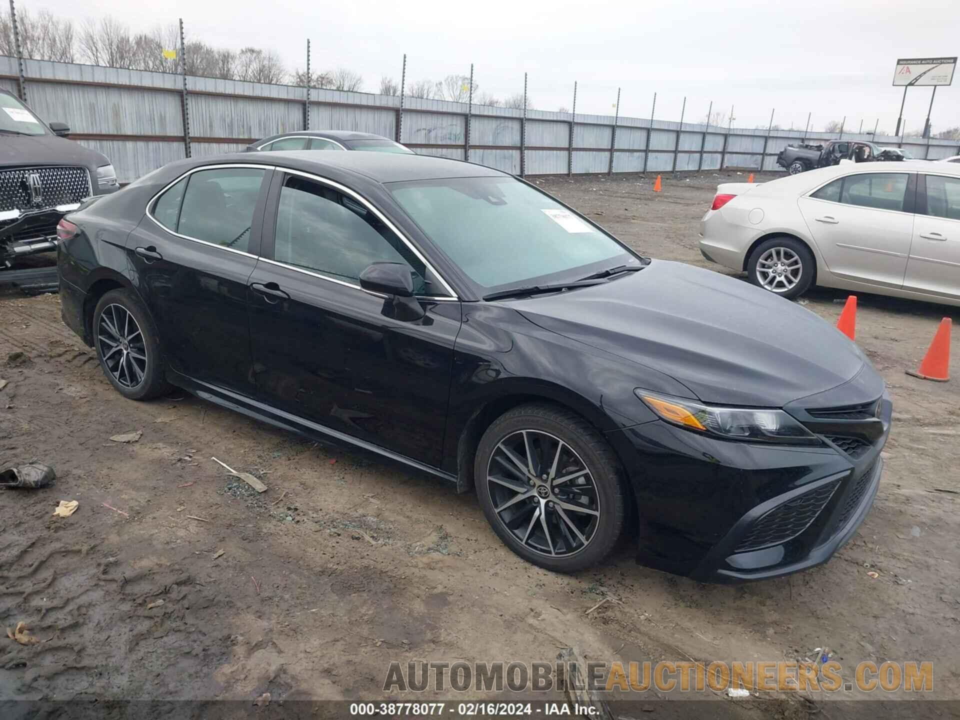 4T1G11AK5NU697940 TOYOTA CAMRY 2022