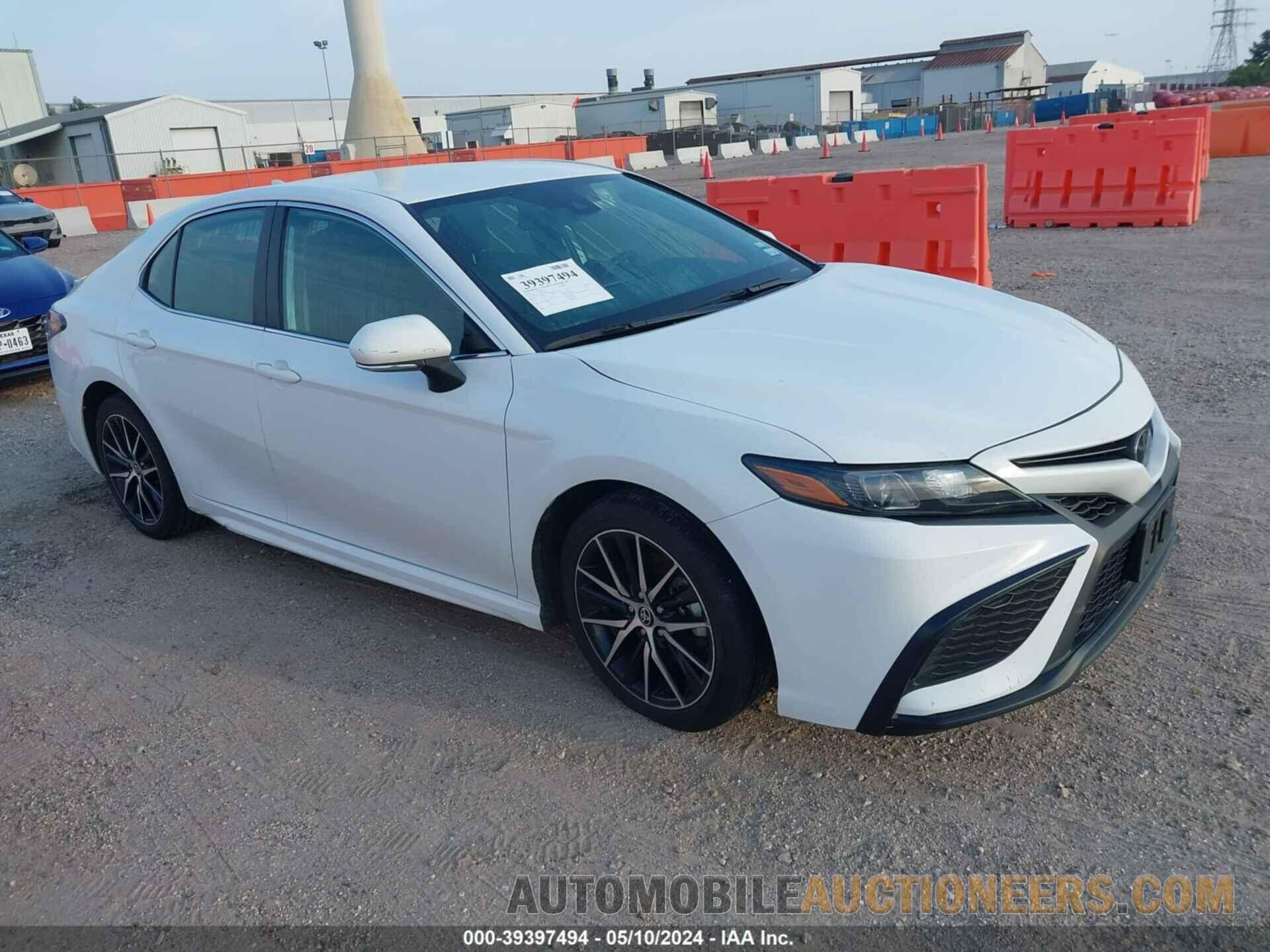 4T1G11AK5NU713599 TOYOTA CAMRY 2022