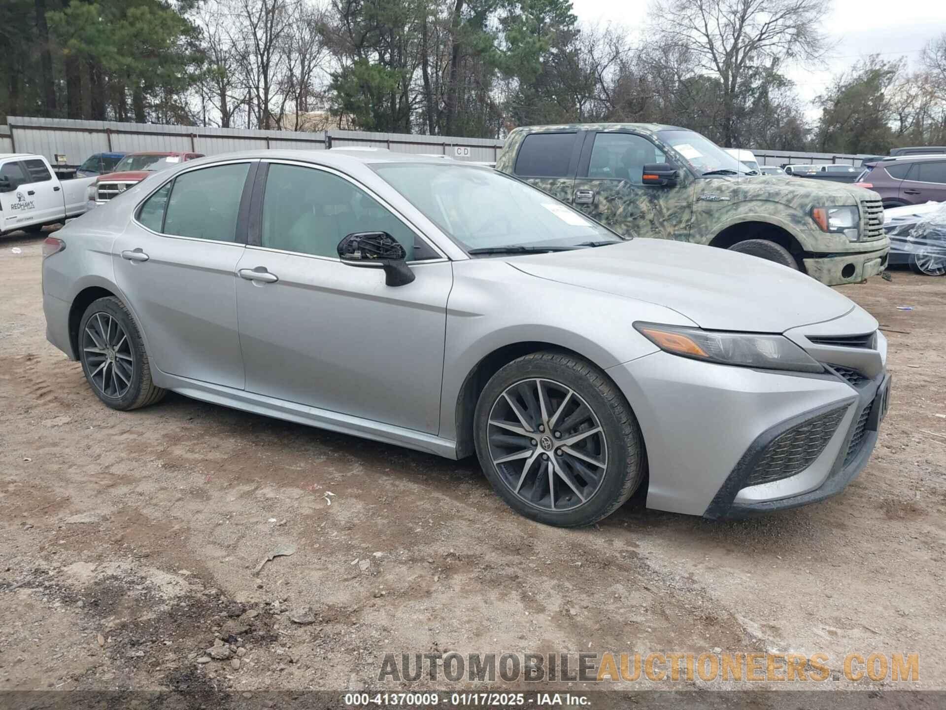 4T1G11AK5NU716745 TOYOTA CAMRY 2022