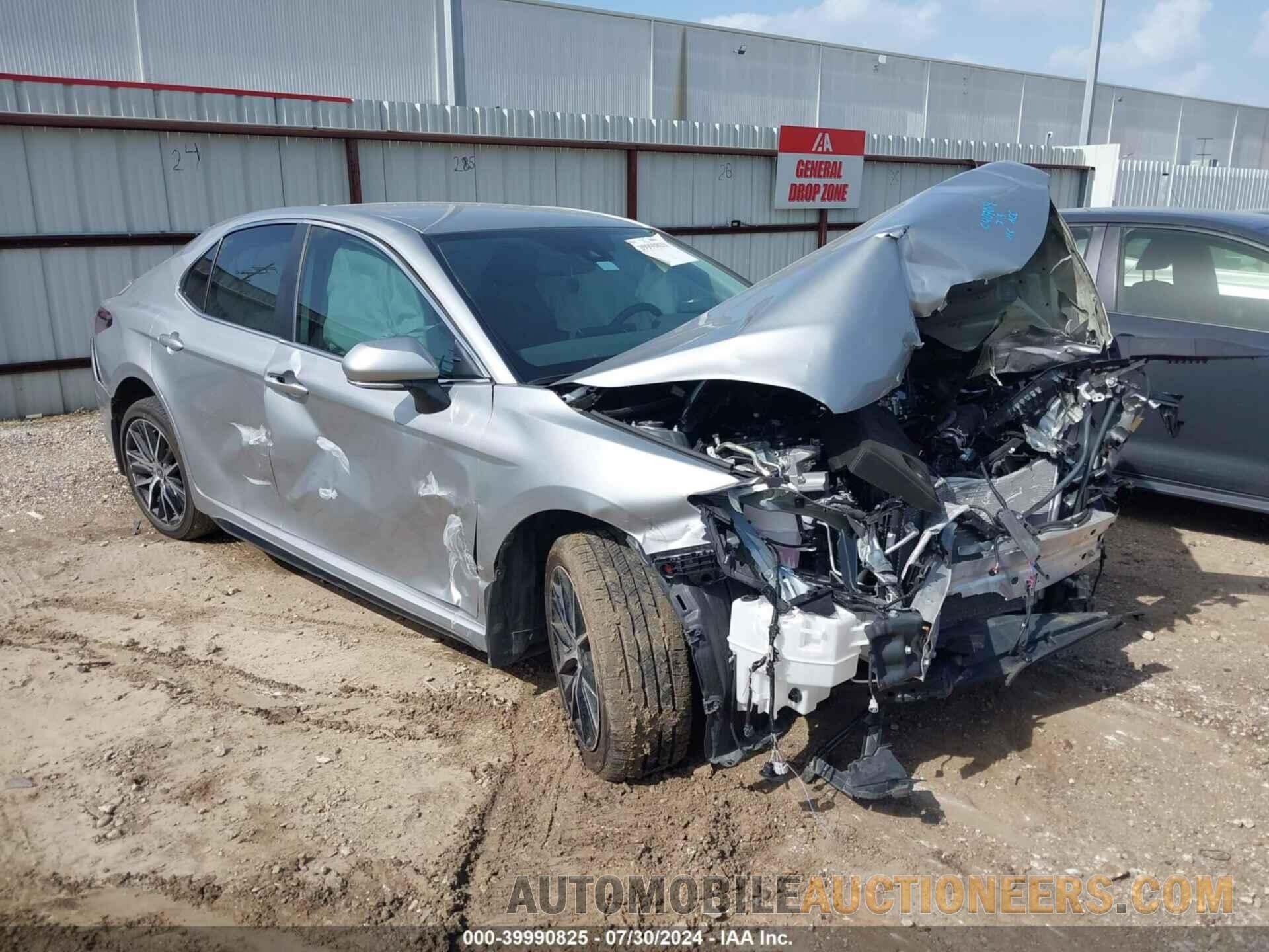 4T1G11AK5RU203257 TOYOTA CAMRY 2024