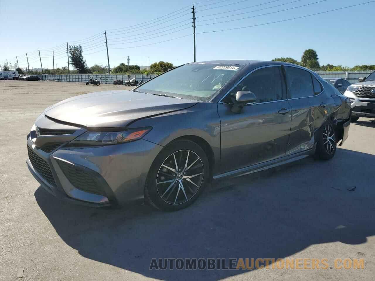 4T1G11AK5RU207583 TOYOTA CAMRY 2024