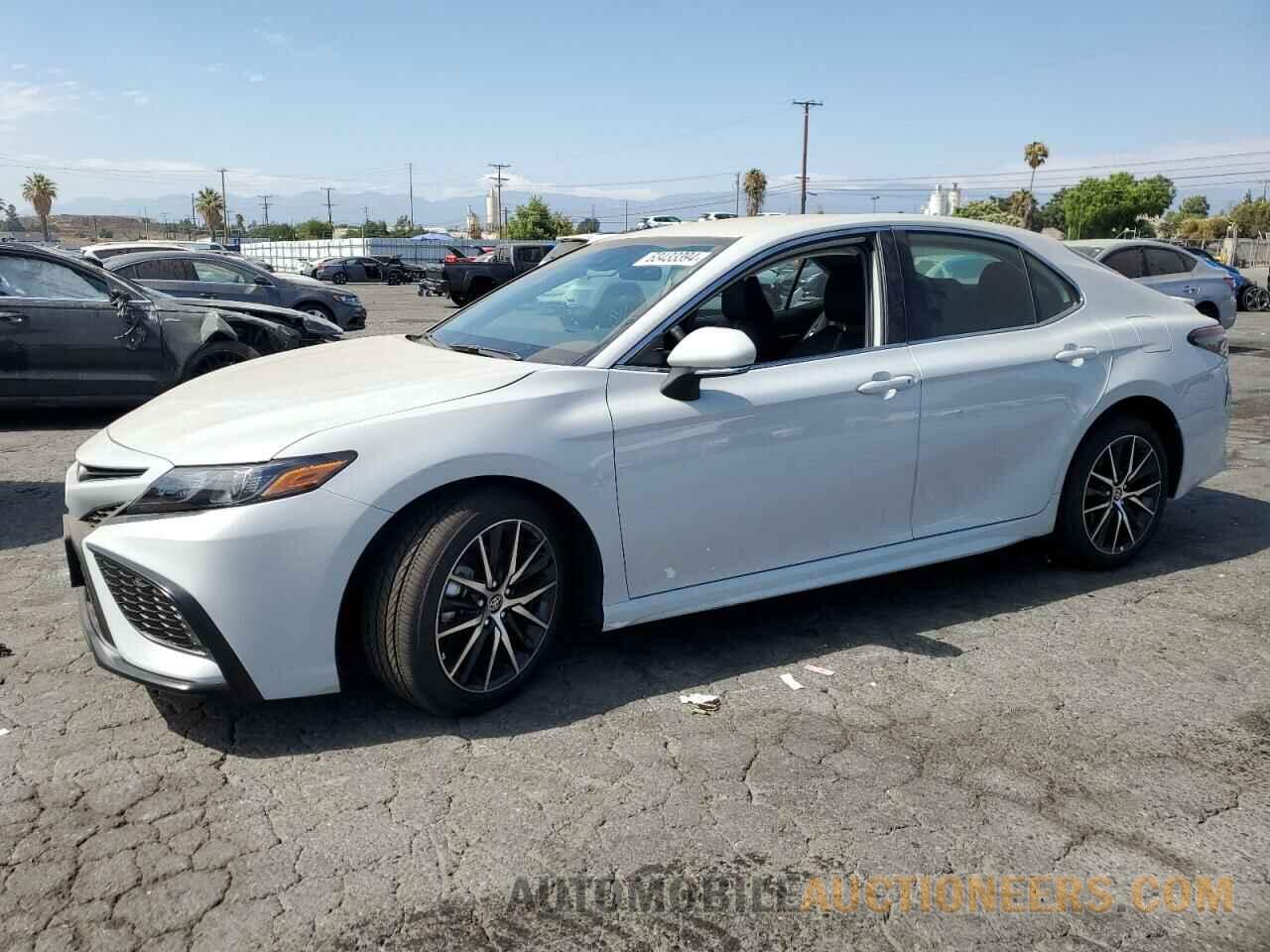 4T1G11AK5RU263135 TOYOTA CAMRY 2024