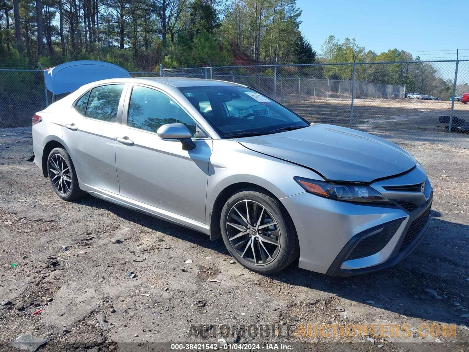 4T1G11AK5RU858079 TOYOTA CAMRY 2024