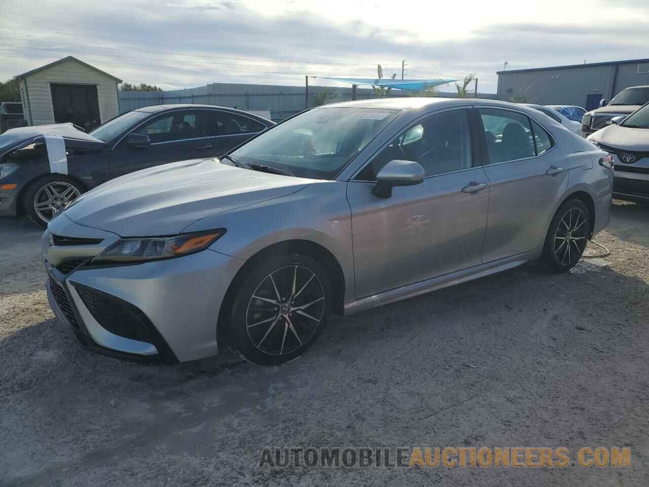 4T1G11AK6MU407526 TOYOTA CAMRY 2021